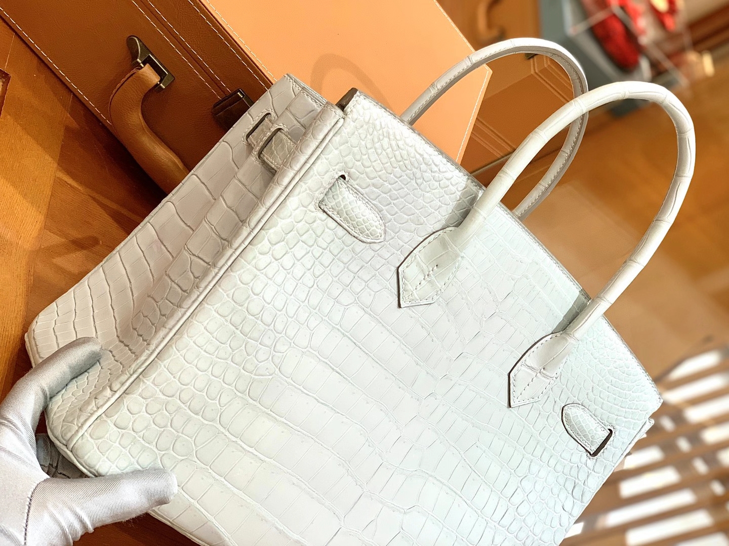 Hermès（爱马仕）Birkin 30cm 奶油白 金扣 一级野生湾鳄 倒“V”原版蜜蜡线 顶级手缝版本