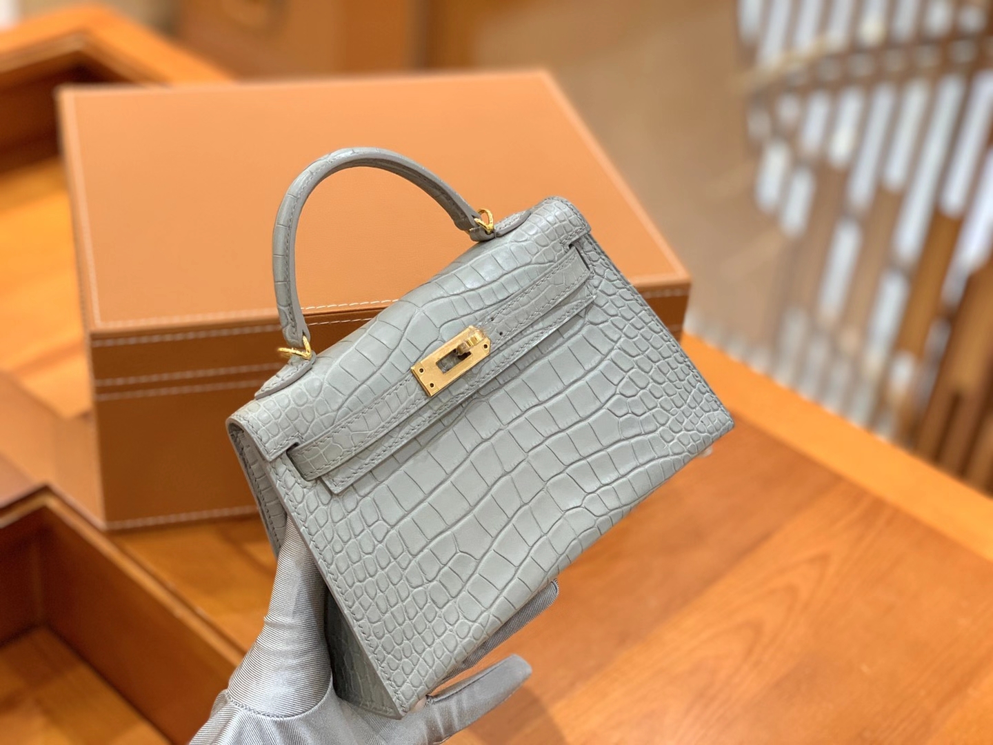 Hermès（爱马仕）Mini Kelly 二代 珍珠灰 金扣 一级美洲鳄鱼皮 原版蜜蜡线 顶级手缝版本