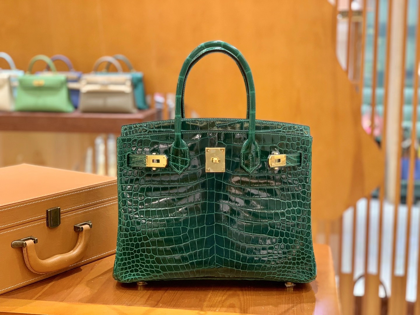 Hermès（爱马仕）Birkin 30cm 祖母绿 金扣 一级野生湾鳄 倒“V”原版蜜蜡线 顶级手缝版本