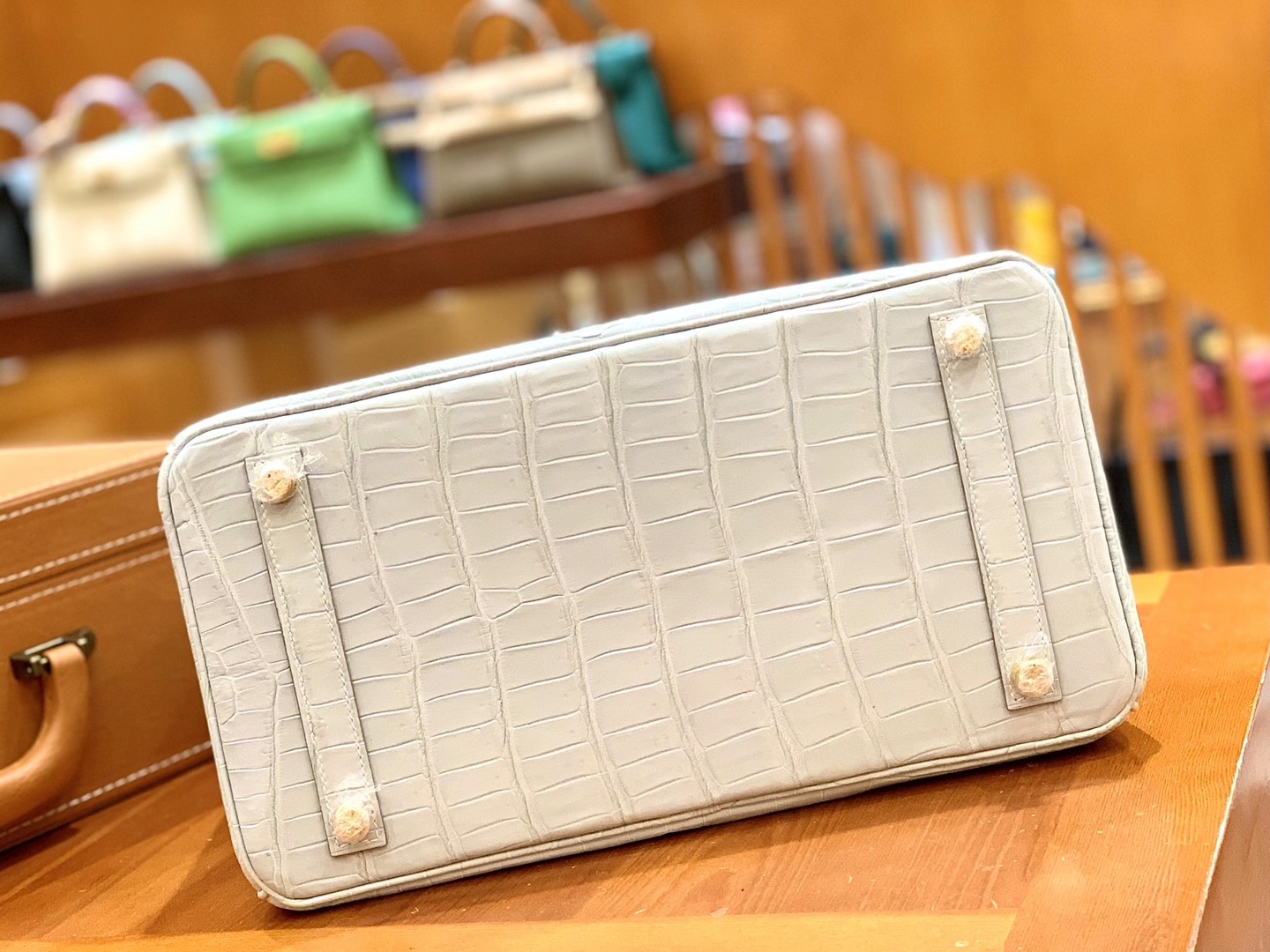 Hermès（爱马仕）Birkin 30cm 奶油白 金扣 一级野生湾鳄 倒“V”原版蜜蜡线 顶级手缝版本