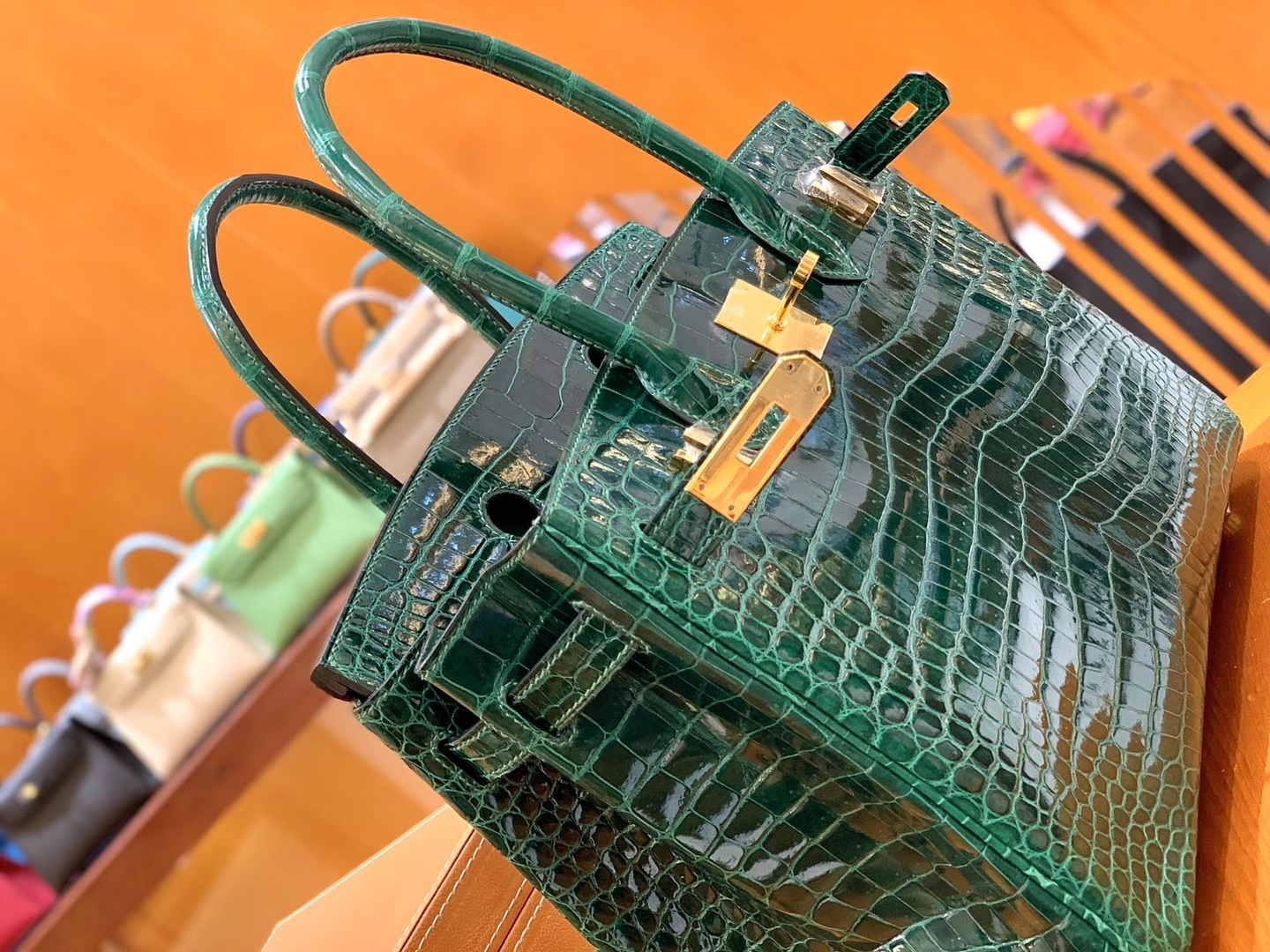 Hermès（爱马仕）Birkin 30cm 祖母绿 金扣 一级野生湾鳄 倒“V”原版蜜蜡线 顶级手缝版本
