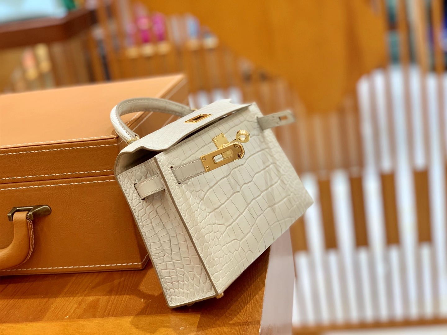 Hermès（爱马仕）Mini Kelly 二代 奶油白 金扣 一级美洲鳄鱼皮 原版蜜蜡线 顶级手缝版本