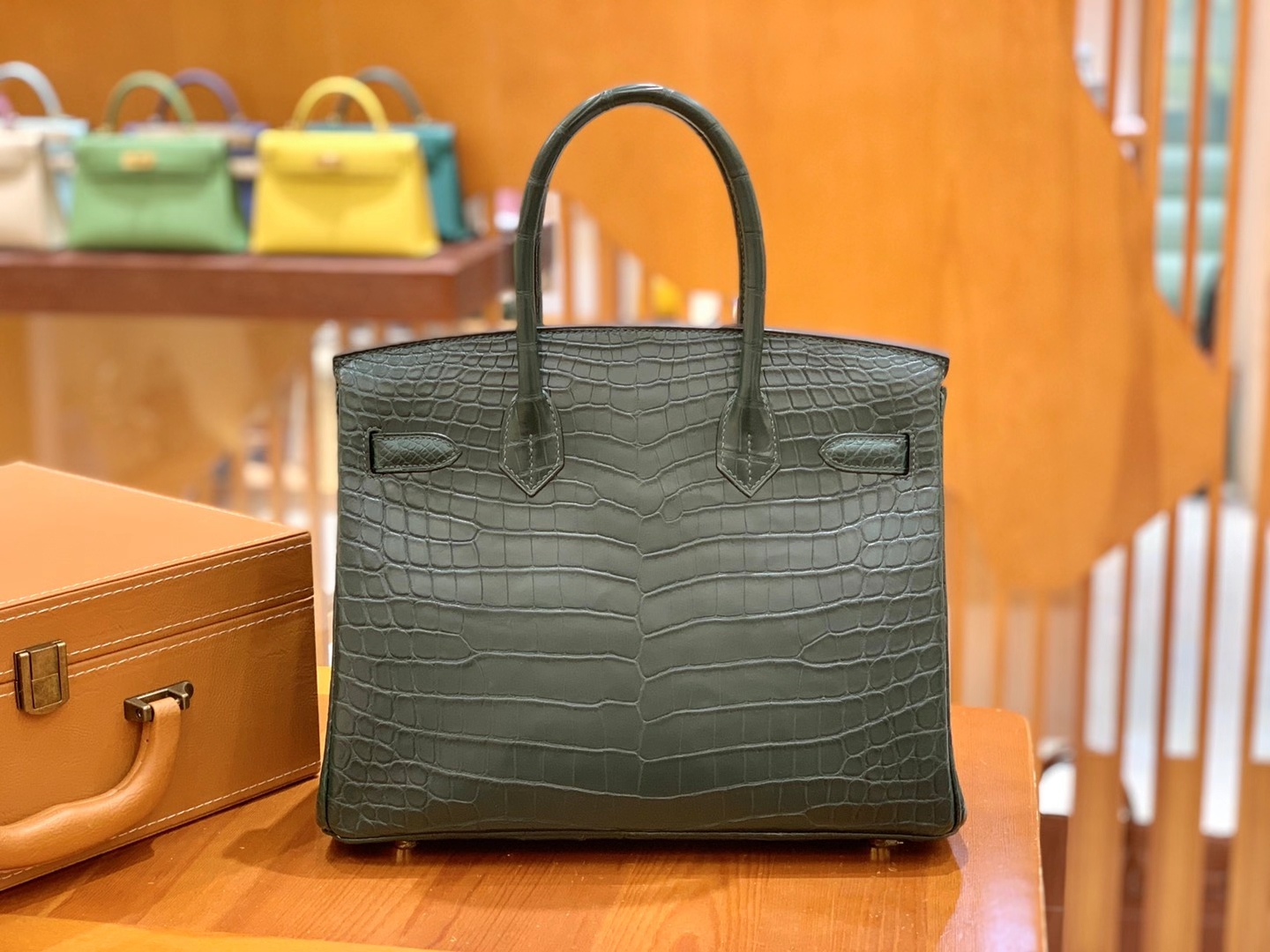 Hermès（爱马仕）新增现货 Birkin 30cm 松柏绿 金扣 一级尼罗鳄皮 原版蜜蜡线 顶级手缝版本