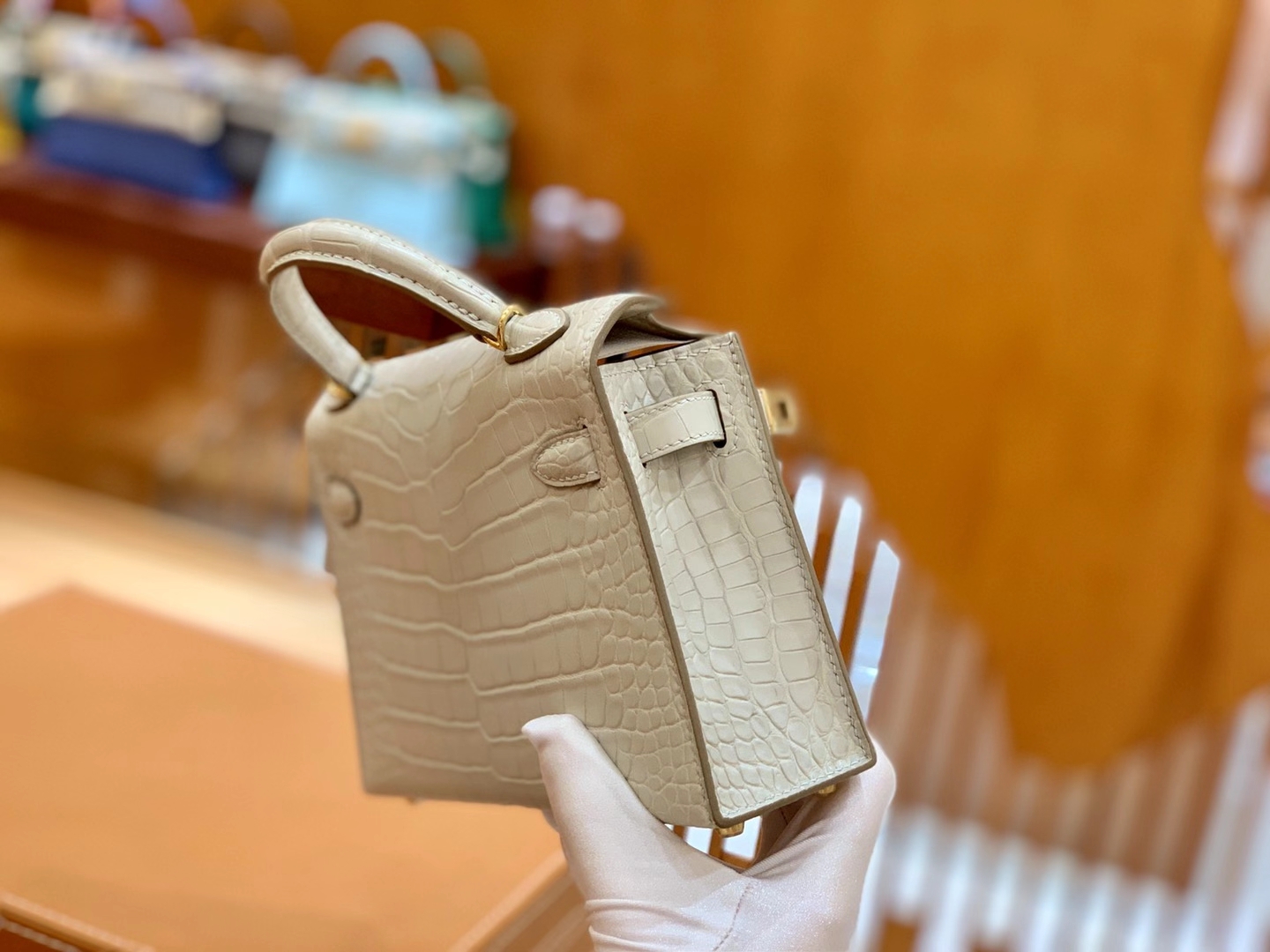 Hermès（爱马仕）Mini Kelly 二代 奶油白 金扣 一级美洲鳄鱼皮 原版蜜蜡线 顶级手缝版本
