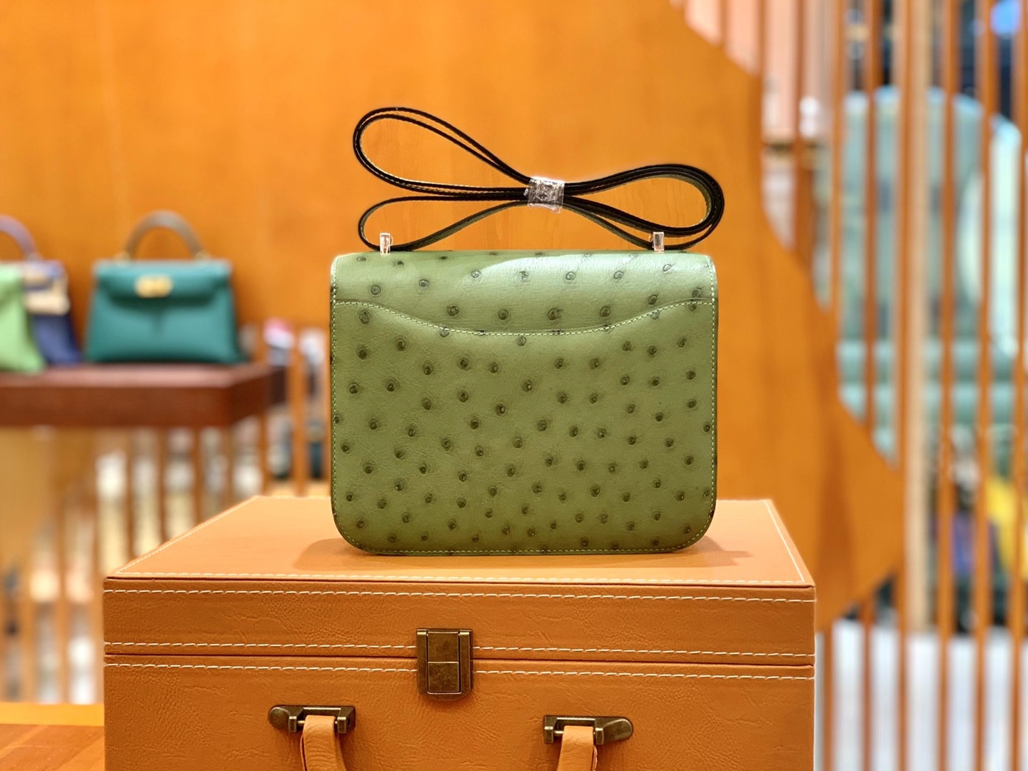 Hermès（爱马仕）Constance 18cm 牛油果绿 金扣 南非KK级鸵鸟皮 原版蜜蜡线 顶级手缝版本