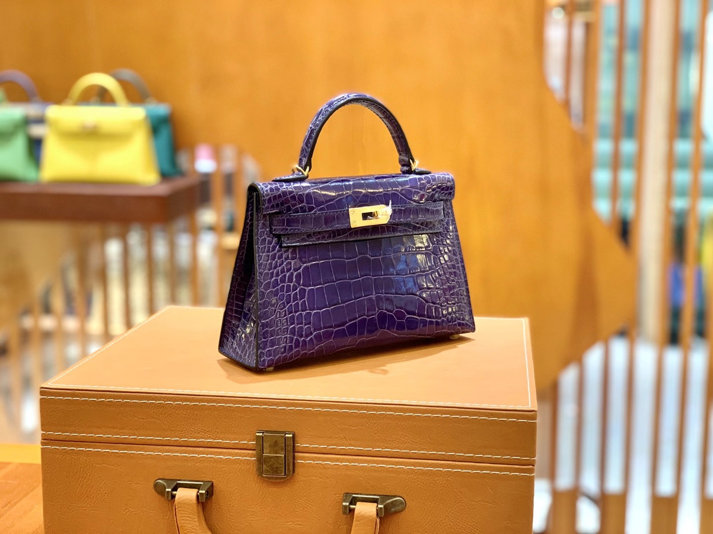 Hermès（爱马仕）Mini Kelly 二代 葡萄紫 金扣 一级美洲鳄鱼皮 原版蜜蜡线 顶级手缝版本