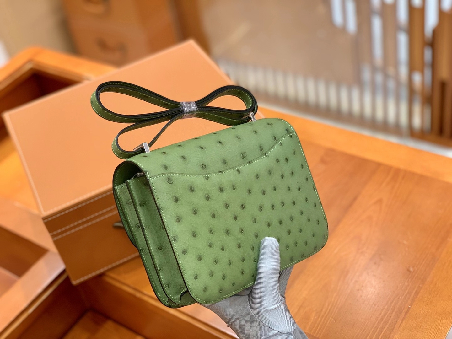 Hermès（爱马仕）Constance 18cm 牛油果绿 金扣 南非KK级鸵鸟皮 原版蜜蜡线 顶级手缝版本