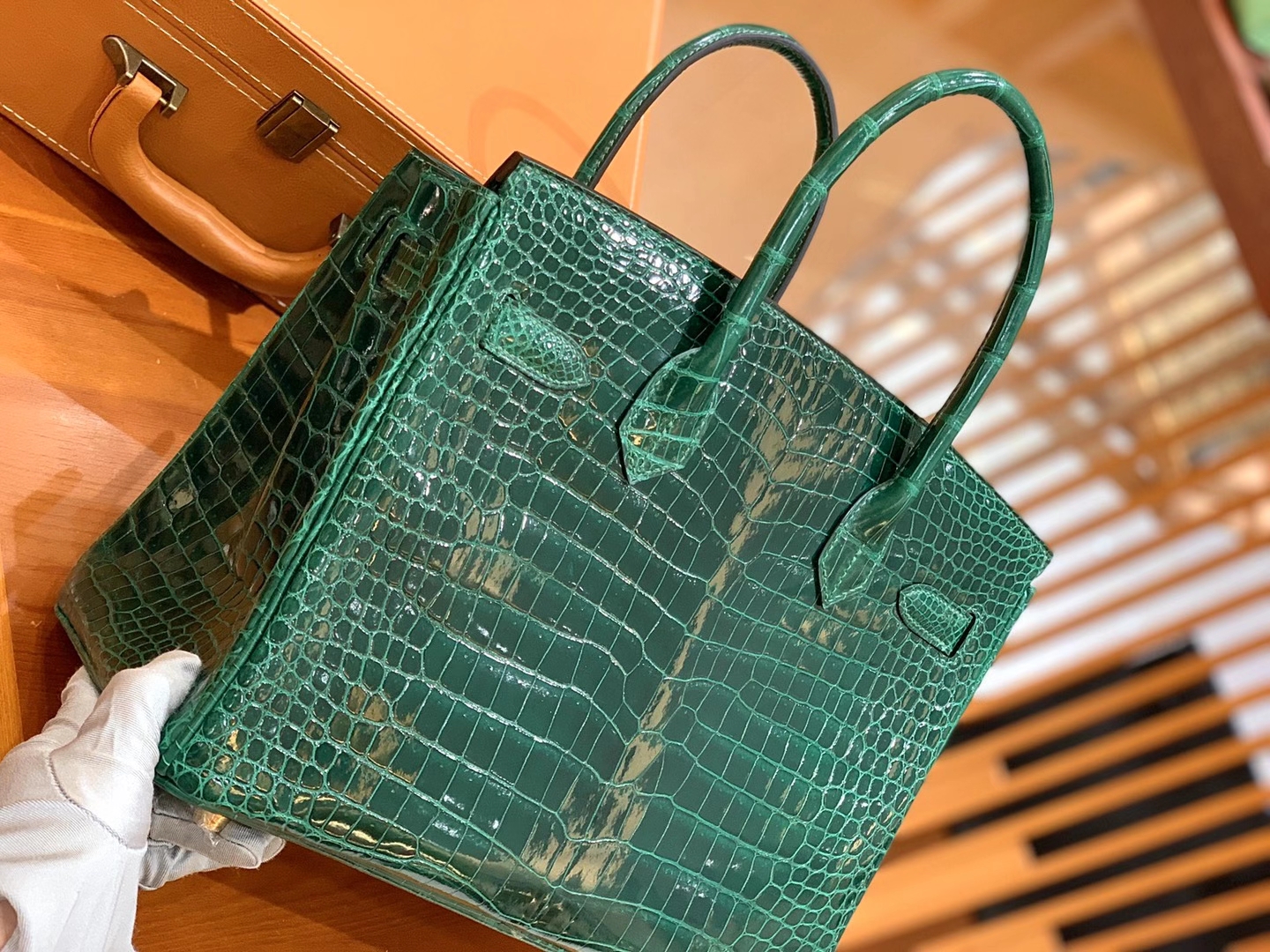 Hermès（爱马仕）Birkin 30cm 祖母绿 金扣 一级野生湾鳄 倒“V”原版蜜蜡线 顶级手缝版本