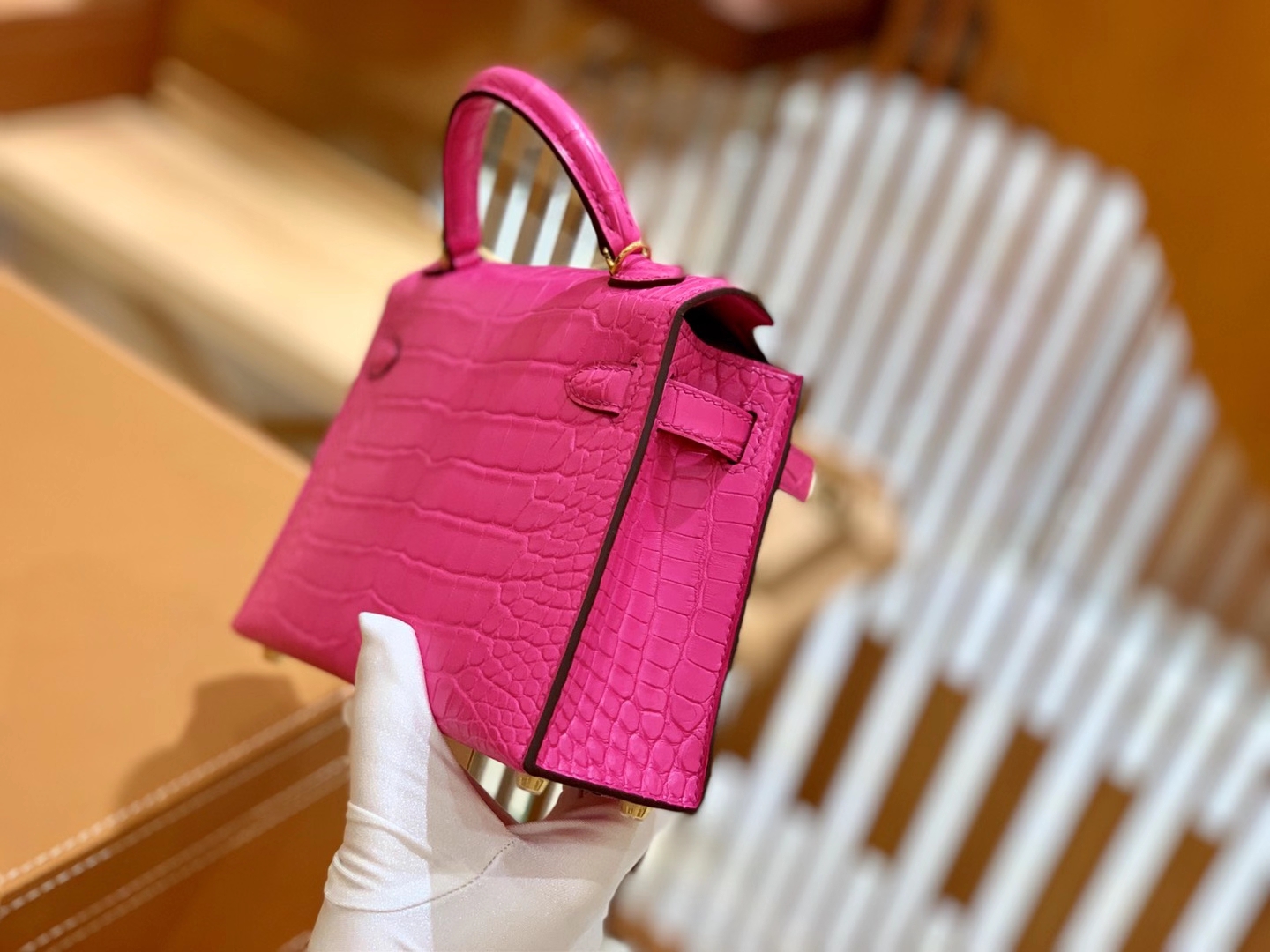 Hermès（爱马仕）Mini Kelly 二代 极致粉 金扣 一级美洲鳄鱼皮 原版蜜蜡线 顶级手缝版本