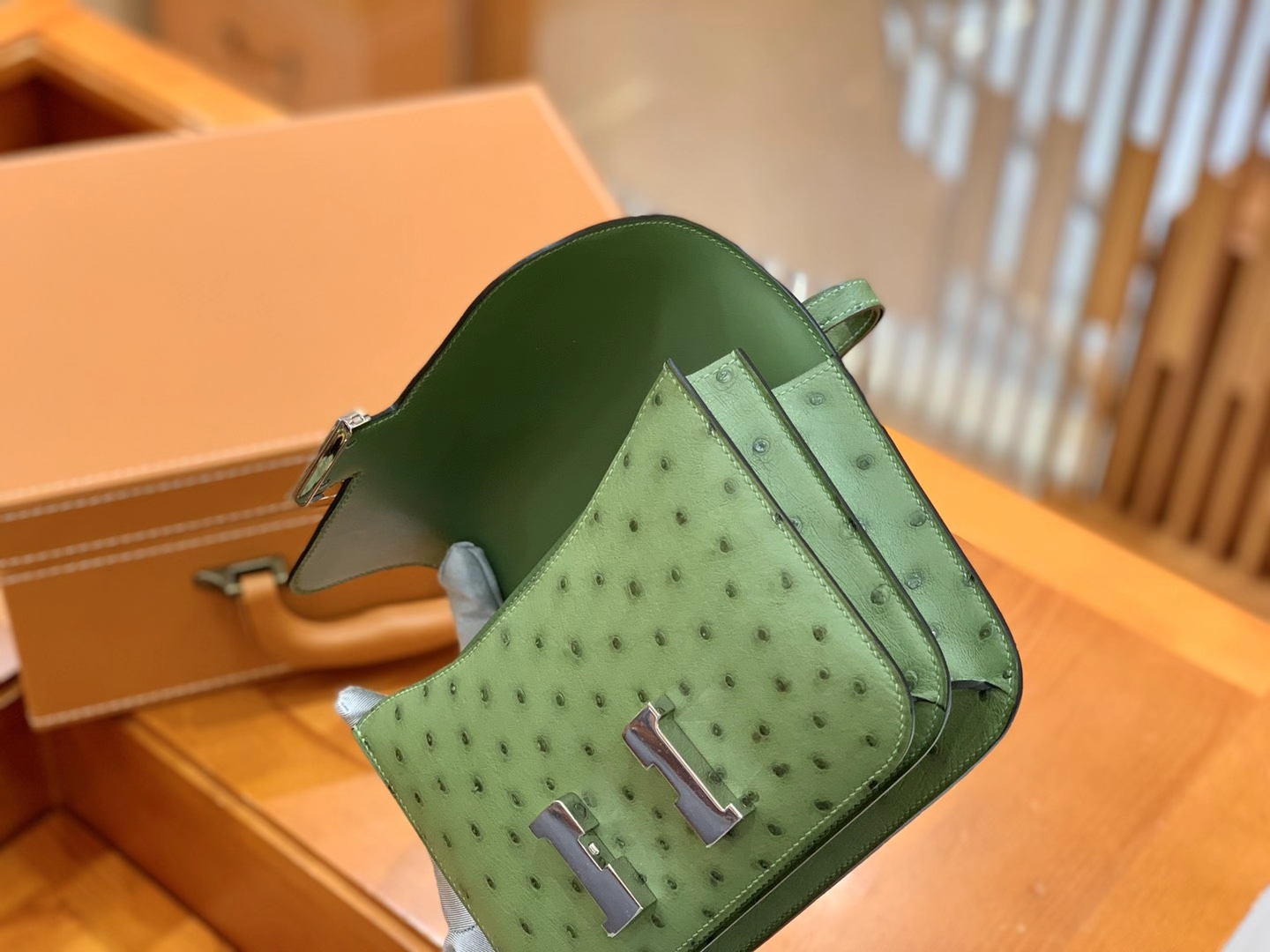 Hermès（爱马仕）Constance 18cm 牛油果绿 金扣 南非KK级鸵鸟皮 原版蜜蜡线 顶级手缝版本