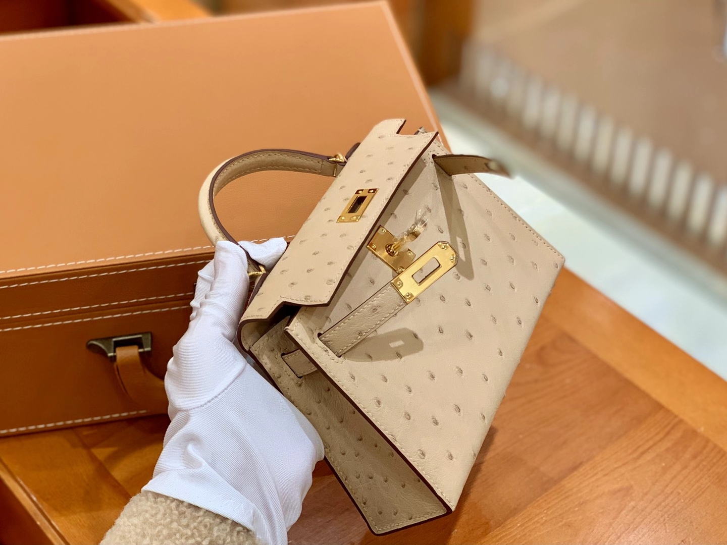Hermès（爱马仕）Mini Kelly 二代 杏色 南非KK级鸵鸟皮 金扣 原版蜜蜡线 顶级手缝