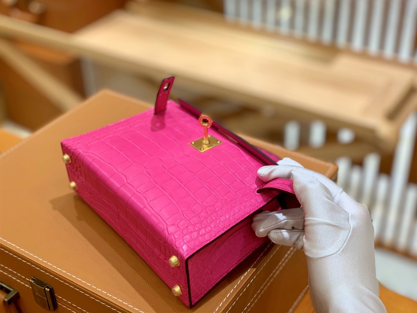 Hermès（爱马仕）Mini Kelly 二代 极致粉 金扣 一级美洲鳄鱼皮 原版蜜蜡线 顶级手缝版本