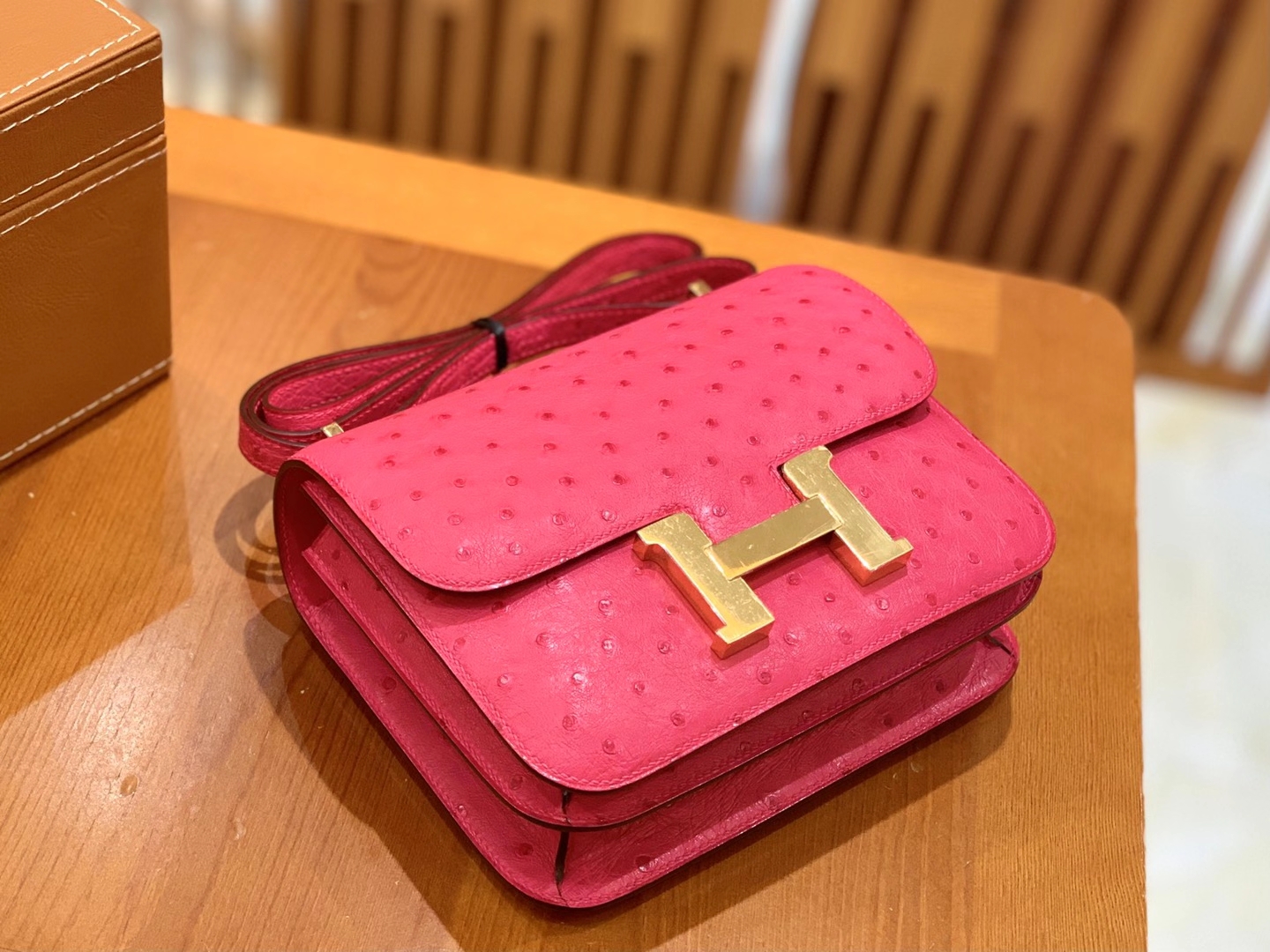 Hermès（爱马仕）Constance 18cm 糖果粉 金扣 南非KK级鸵鸟皮 原版蜜蜡线 顶级手缝版本