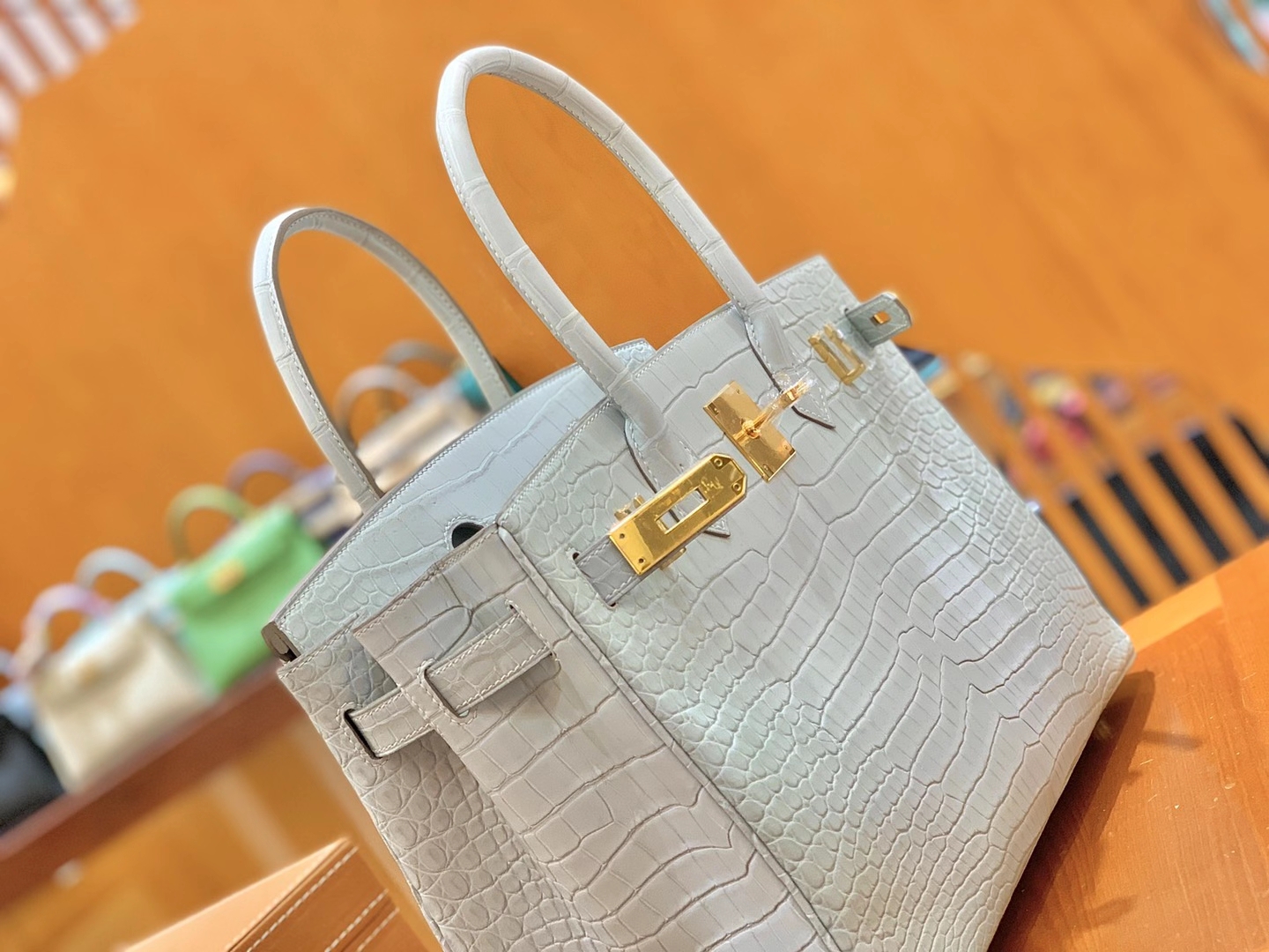 Hermès（爱马仕）Birkin 30cm 奶油白 金扣 一级野生湾鳄 倒“V”原版蜜蜡线 顶级手缝版本