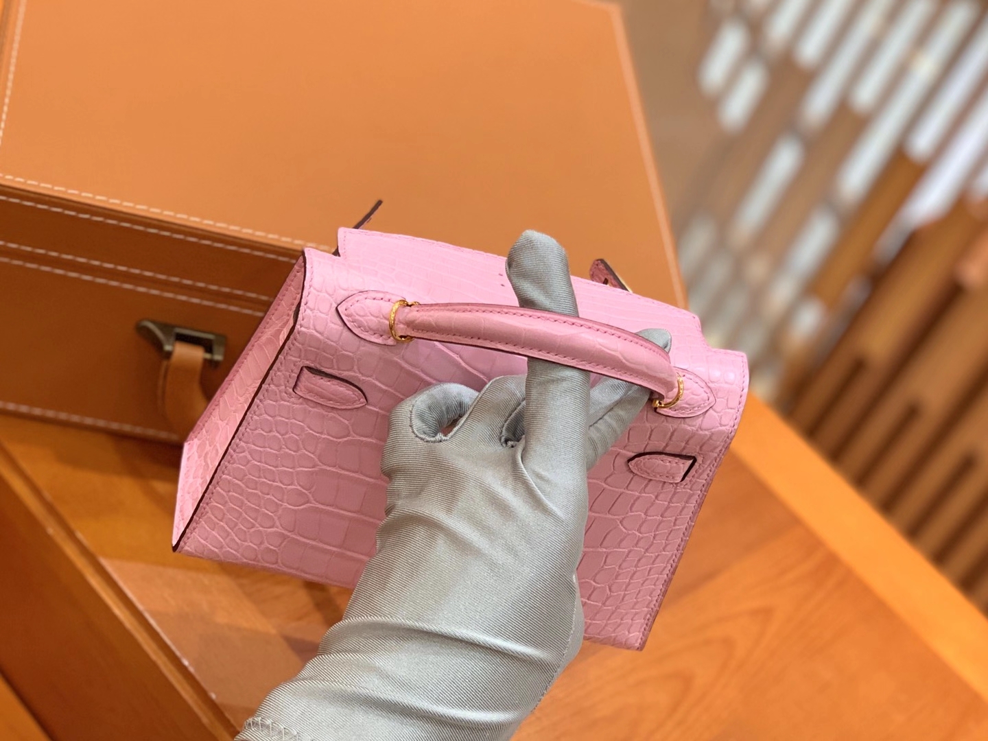 Hermès（爱马仕）Mini Kelly 二代 樱花粉 金扣 一级美洲鳄鱼皮 原版蜜蜡线 顶级手缝版本