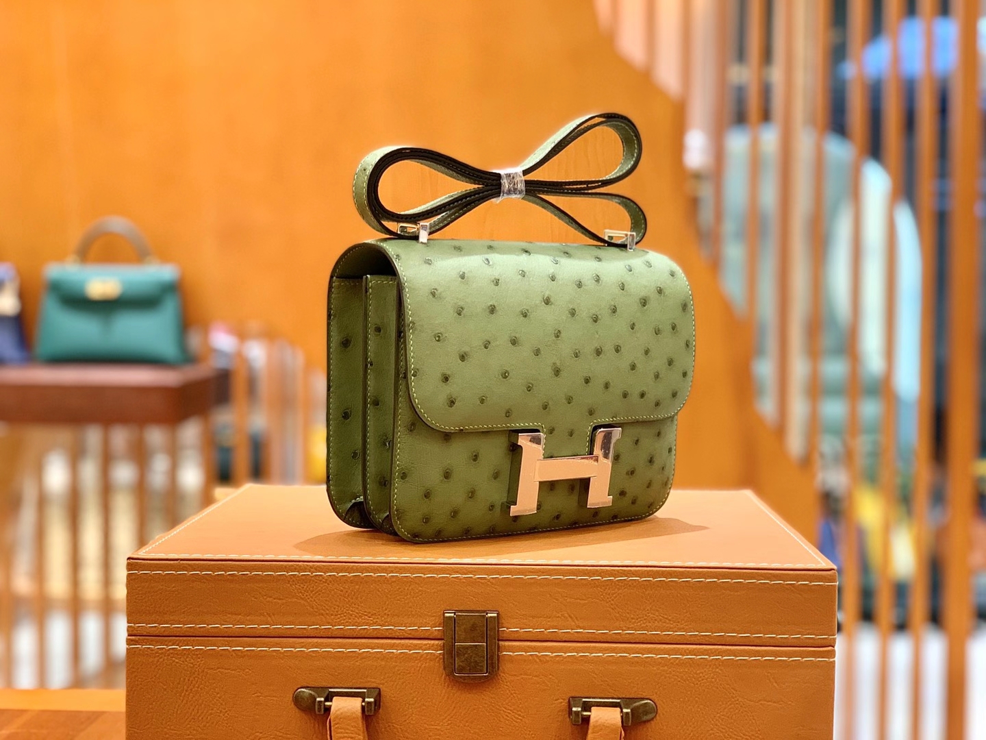 Hermès（爱马仕）Constance 18cm 牛油果绿 金扣 南非KK级鸵鸟皮 原版蜜蜡线 顶级手缝版本