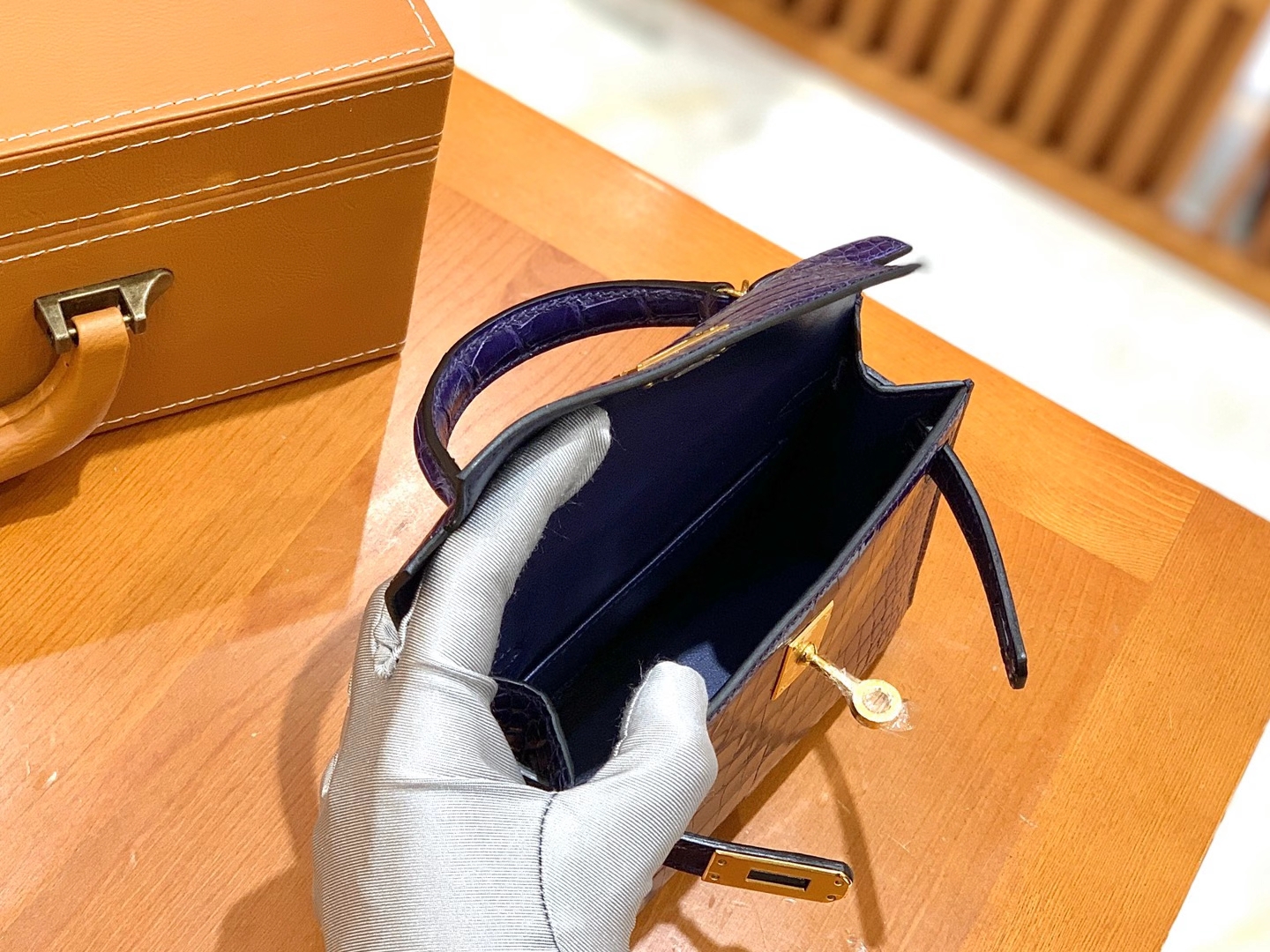 Hermès（爱马仕）Mini Kelly 二代 葡萄紫 金扣 一级美洲鳄鱼皮 原版蜜蜡线 顶级手缝版本