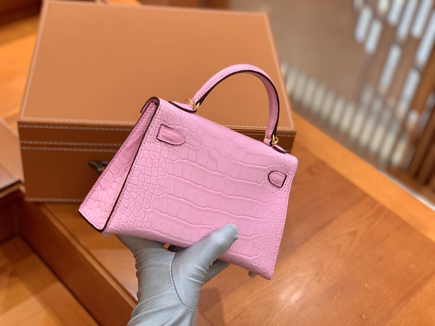 Hermès（爱马仕）Mini Kelly 二代 樱花粉 金扣 一级美洲鳄鱼皮 原版蜜蜡线 顶级手缝版本