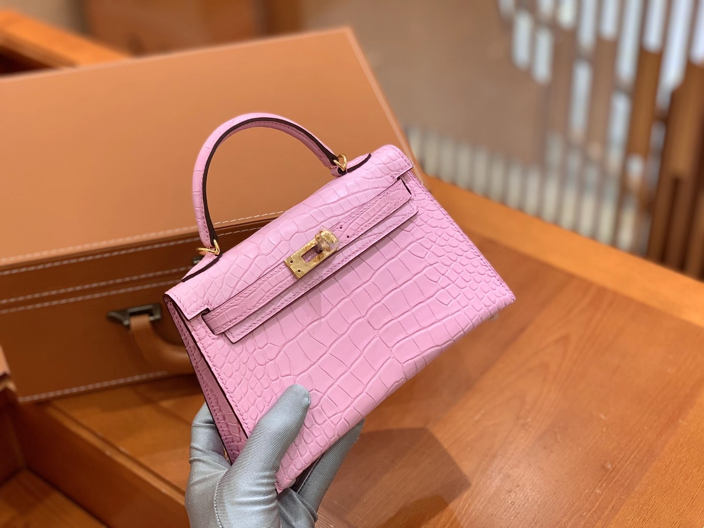 Hermès（爱马仕）Mini Kelly 二代 樱花粉 金扣 一级美洲鳄鱼皮 原版蜜蜡线 顶级手缝版本