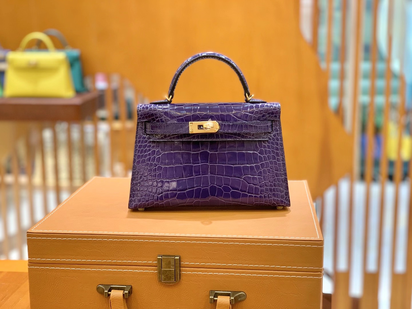 Hermès（爱马仕）Mini Kelly 二代 葡萄紫 金扣 一级美洲鳄鱼皮 原版蜜蜡线 顶级手缝版本