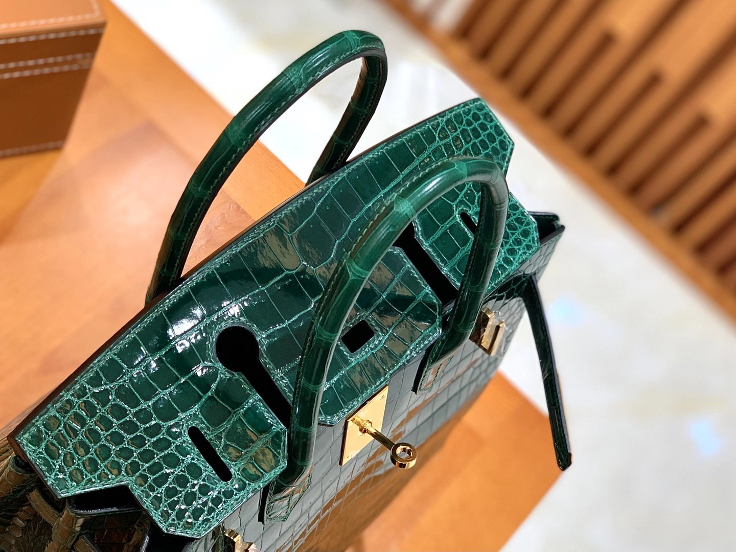 Hermès（爱马仕）Birkin 30cm 祖母绿 金扣 一级野生湾鳄 倒“V”原版蜜蜡线 顶级手缝版本