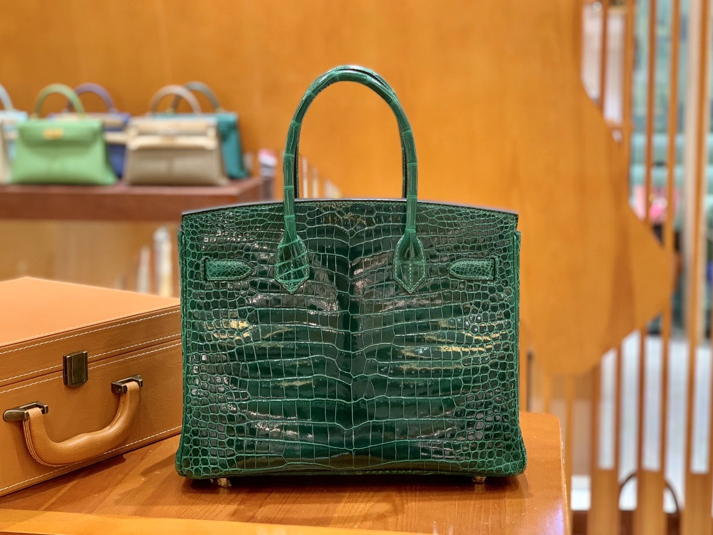 Hermès（爱马仕）Birkin 30cm 祖母绿 金扣 一级野生湾鳄 倒“V”原版蜜蜡线 顶级手缝版本
