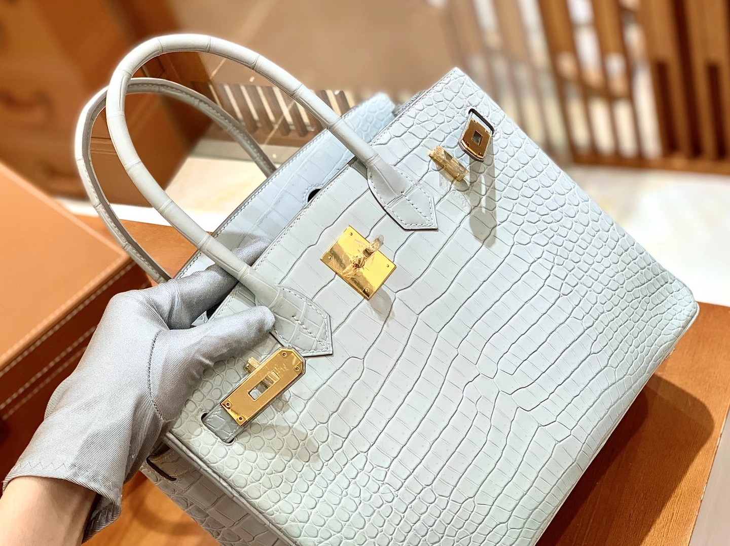 Hermès（爱马仕）Birkin 30cm 奶油白 金扣 一级野生湾鳄 倒“V”原版蜜蜡线 顶级手缝版本