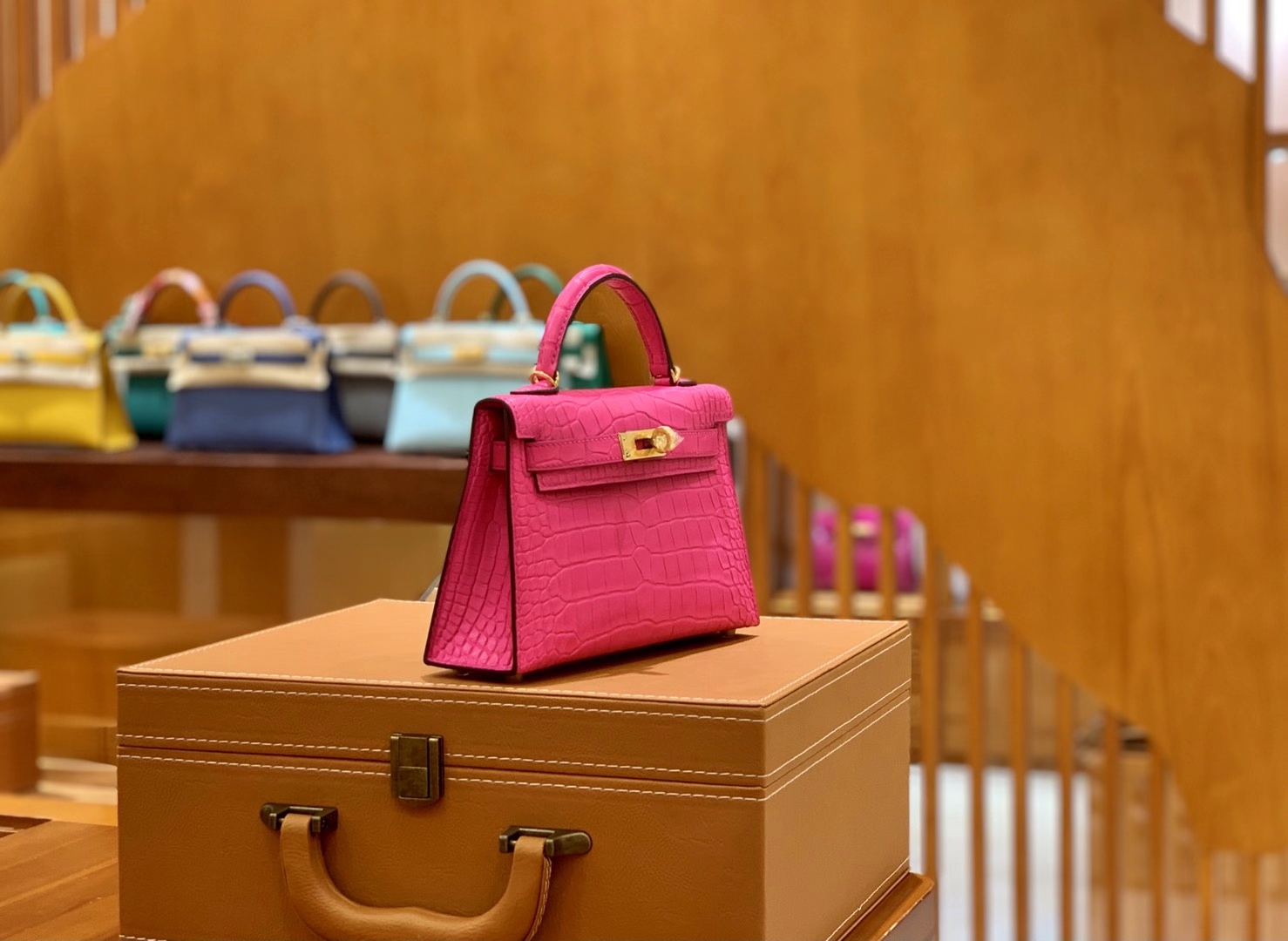Hermès（爱马仕）Mini Kelly 二代 极致粉 金扣 一级美洲鳄鱼皮 原版蜜蜡线 顶级手缝版本