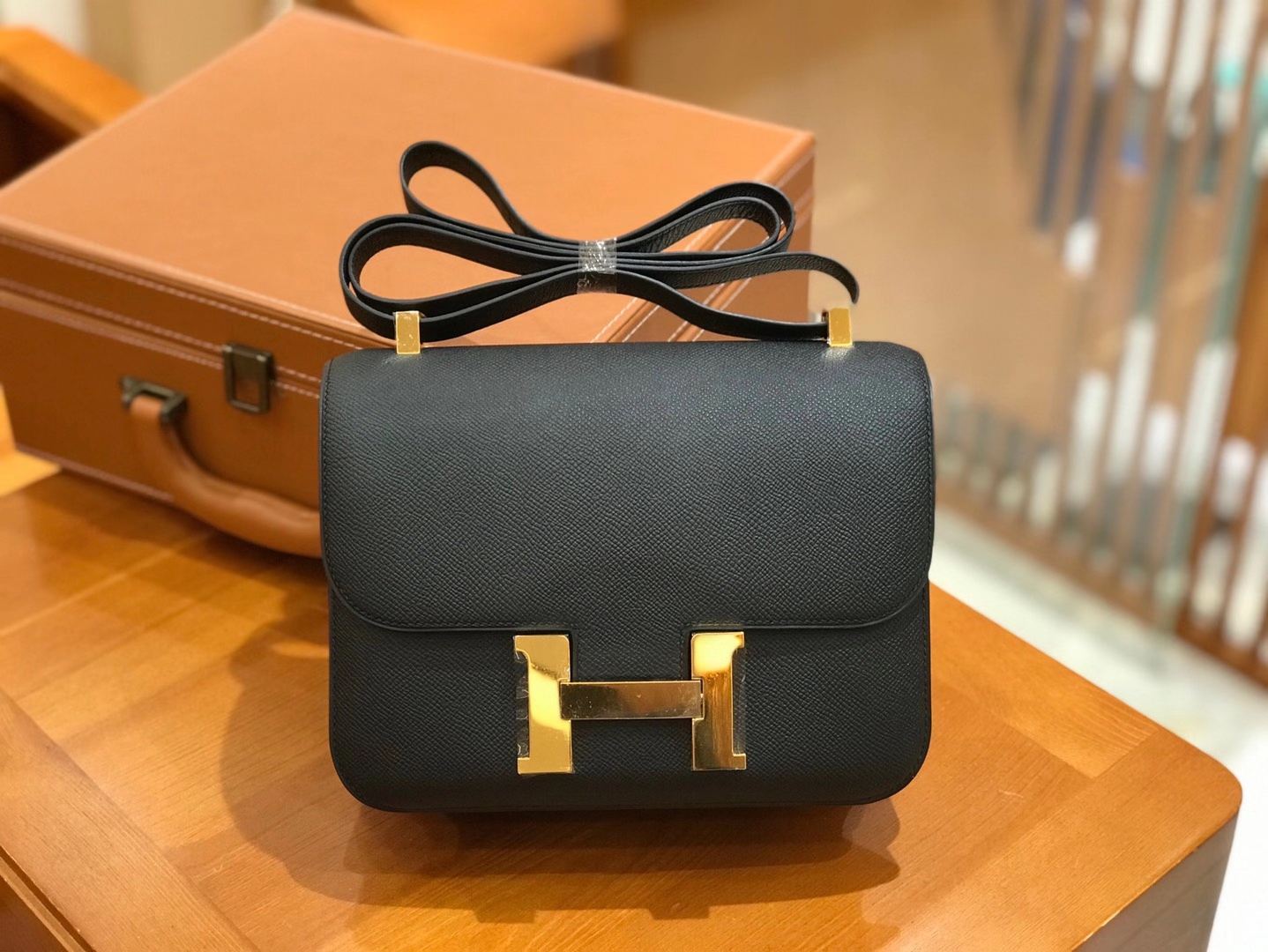 Hermès（爱马仕）Constance 康斯坦斯 经典黑 Epsom 掌纹皮 金扣 24cm