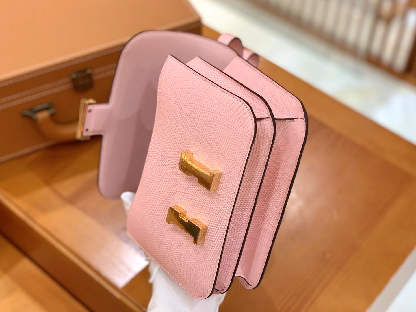 Hermès（爱马仕）Constance 康斯坦斯 奶昔粉 蜥蜴皮 金扣 19cm 原版蜜蜡线 顶级手缝