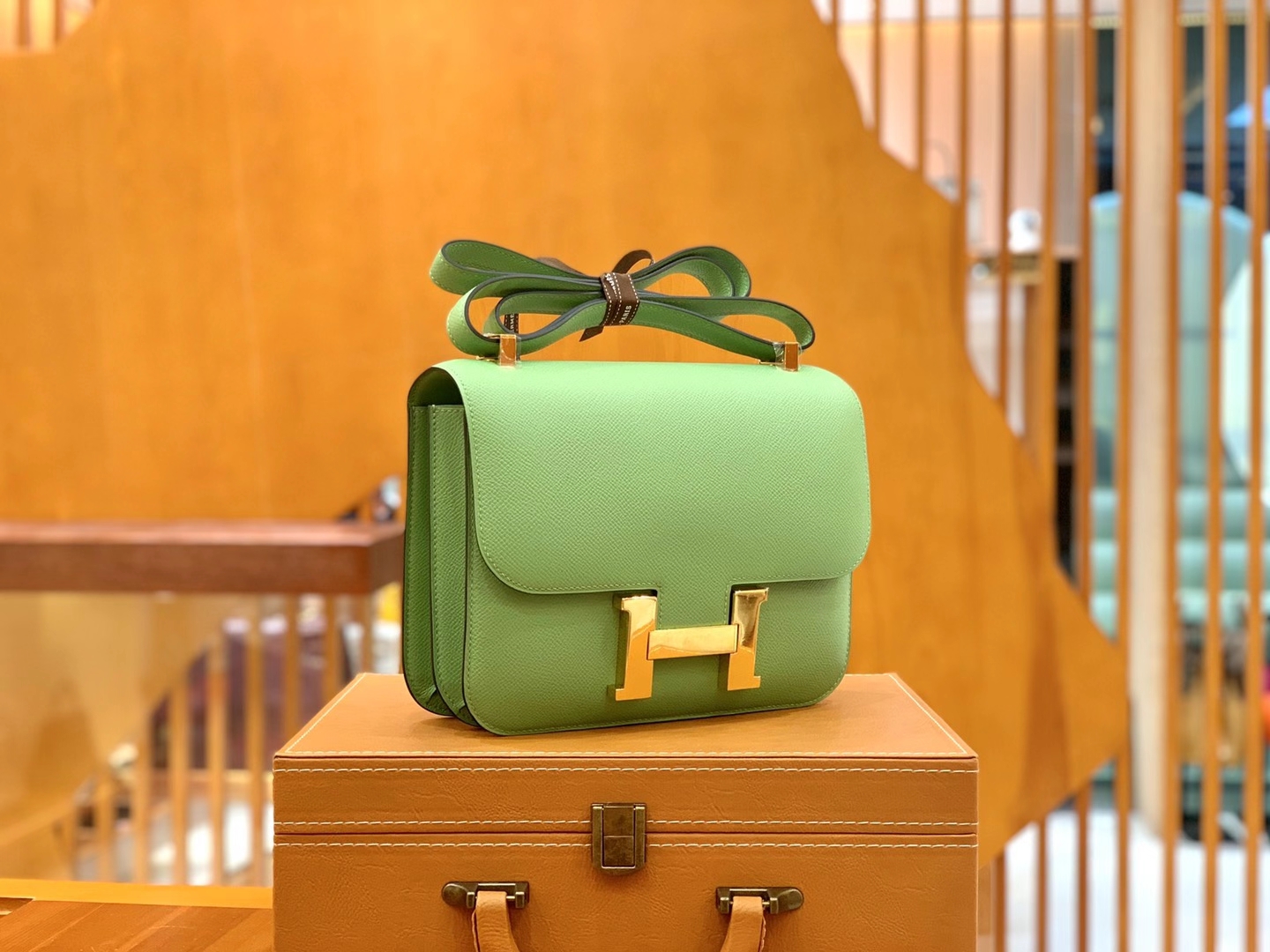 Hermès（爱马仕）Constance 康斯坦斯 牛油果绿 Epsom 掌纹皮 金扣 24cm