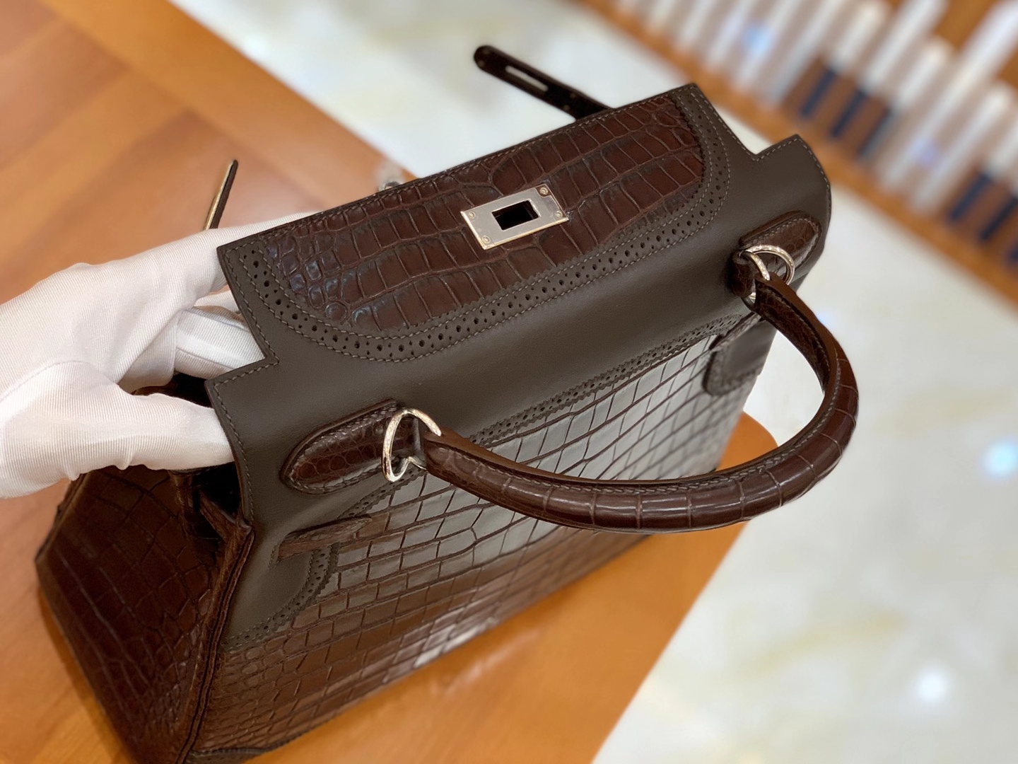 Hermès（爱马仕）Kelly 凯莉包 蕾丝鳄鱼 咖色 银扣 28cm 原版蜜蜡线 顶级手缝