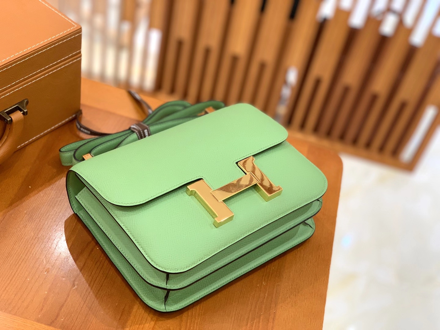 Hermès（爱马仕）Constance 康斯坦斯 牛油果绿 Epsom 掌纹皮 金扣 24cm