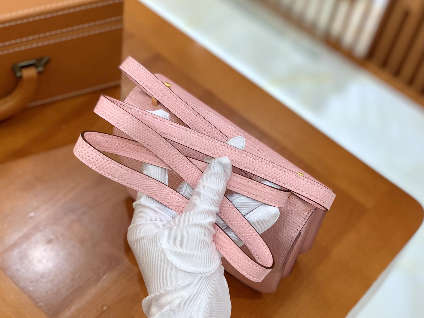 Hermès（爱马仕）Constance 康斯坦斯 奶昔粉 蜥蜴皮 金扣 19cm 原版蜜蜡线 顶级手缝
