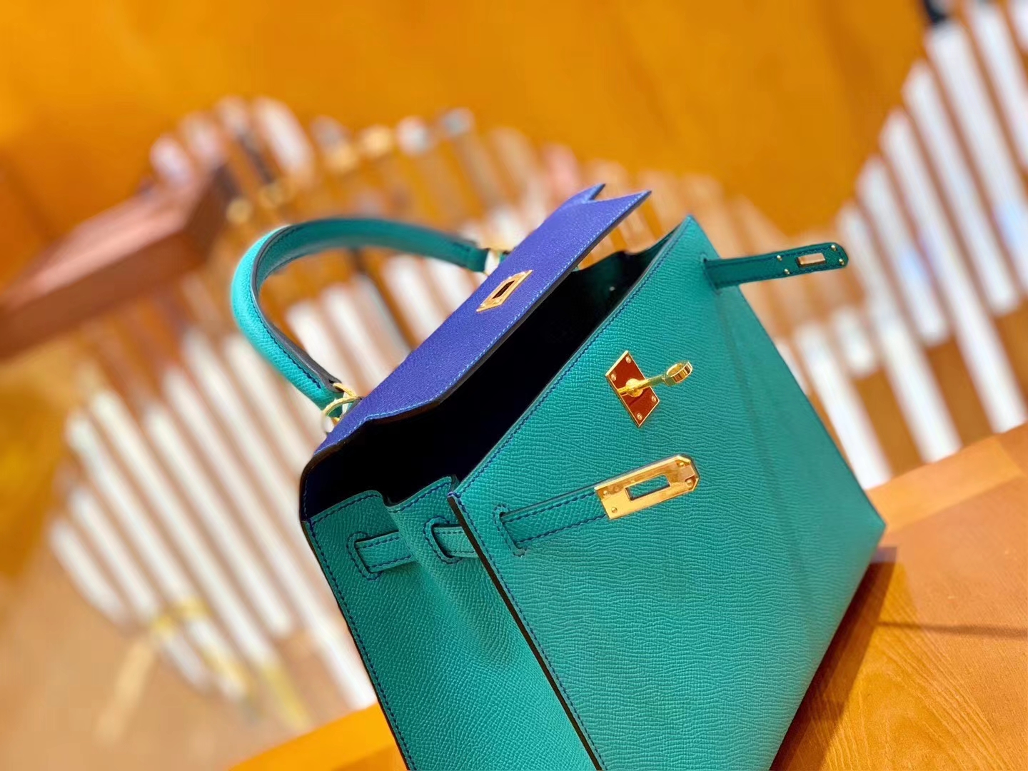 Hermès（爱马仕）Kelly 凯莉包 Epsom 牛皮 维罗纳绿拼琉璃蓝 金扣 25cm 原版蜜蜡线 顶级手缝