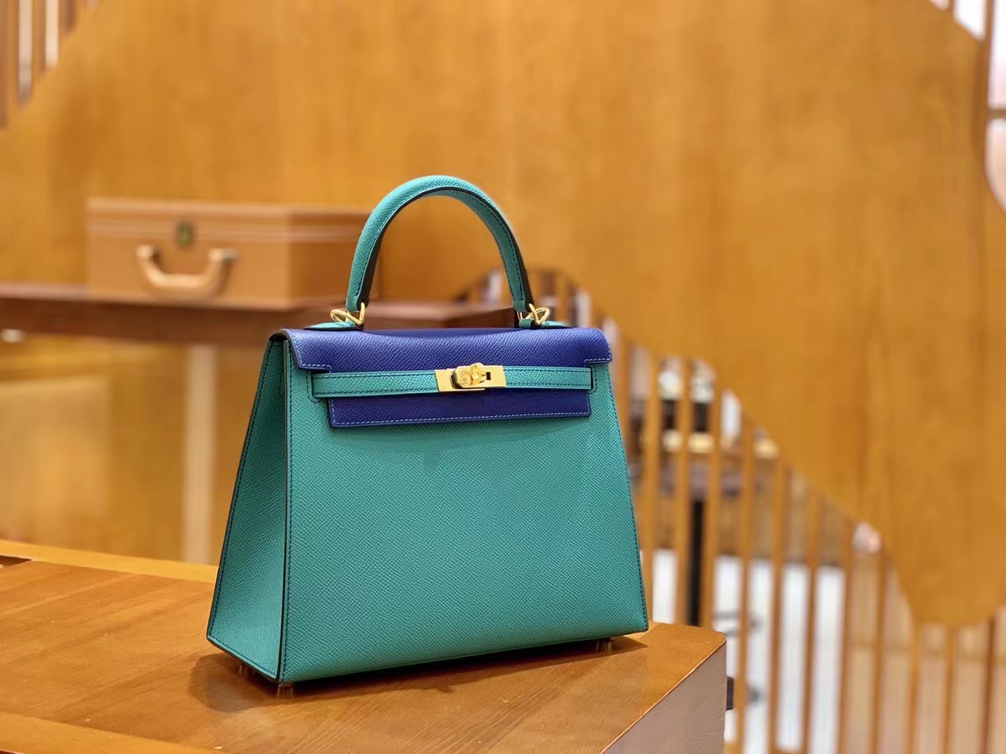 Hermès（爱马仕）Kelly 凯莉包 Epsom 牛皮 维罗纳绿拼琉璃蓝 金扣 25cm 原版蜜蜡线 顶级手缝