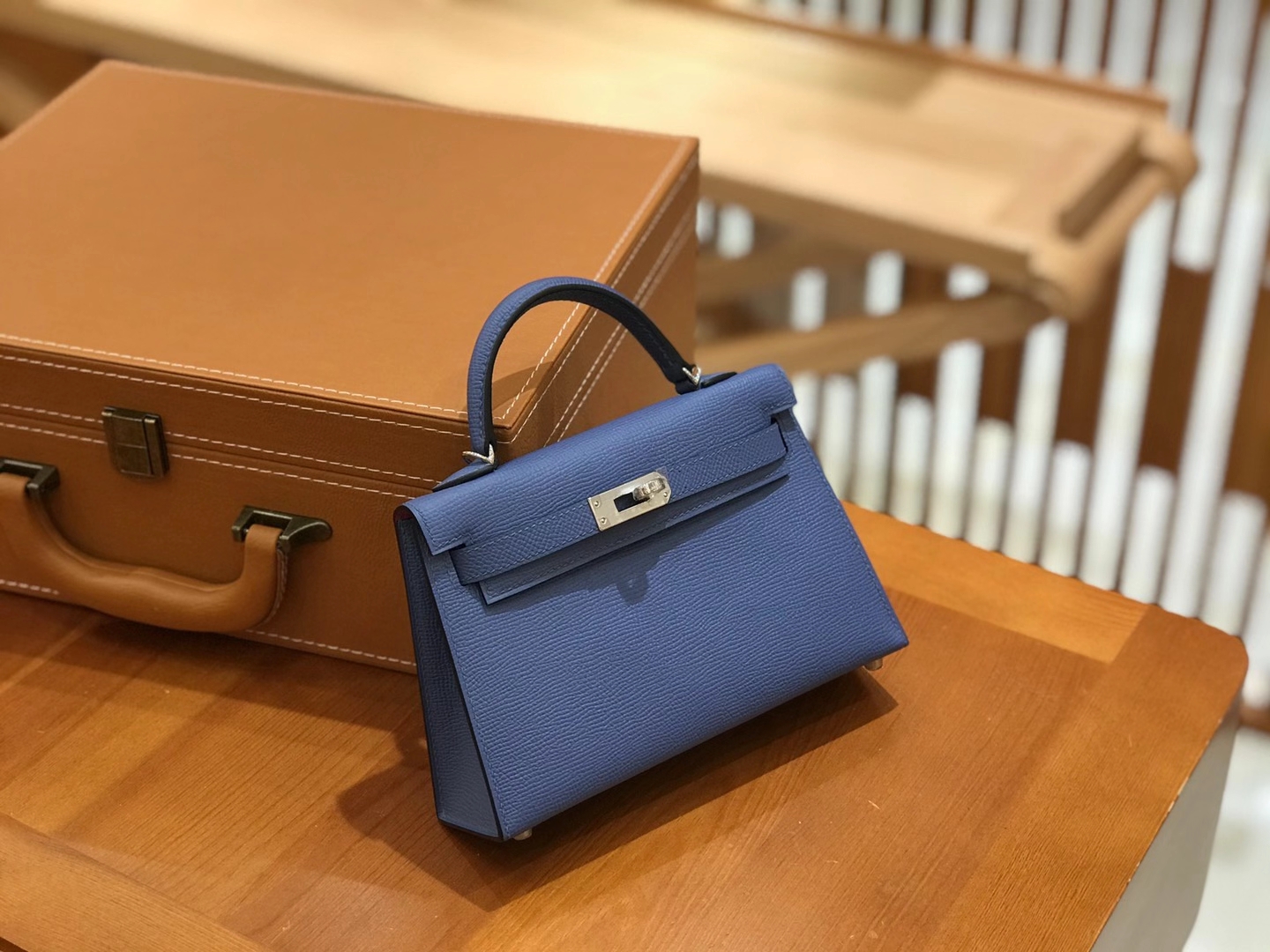 Hermès（爱马仕）MiniKelly 迷你凯莉 Epsom 掌纹皮 明兰内拼玉兰粉 银扣 二代 19cm 原版蜜蜡线 顶级手缝