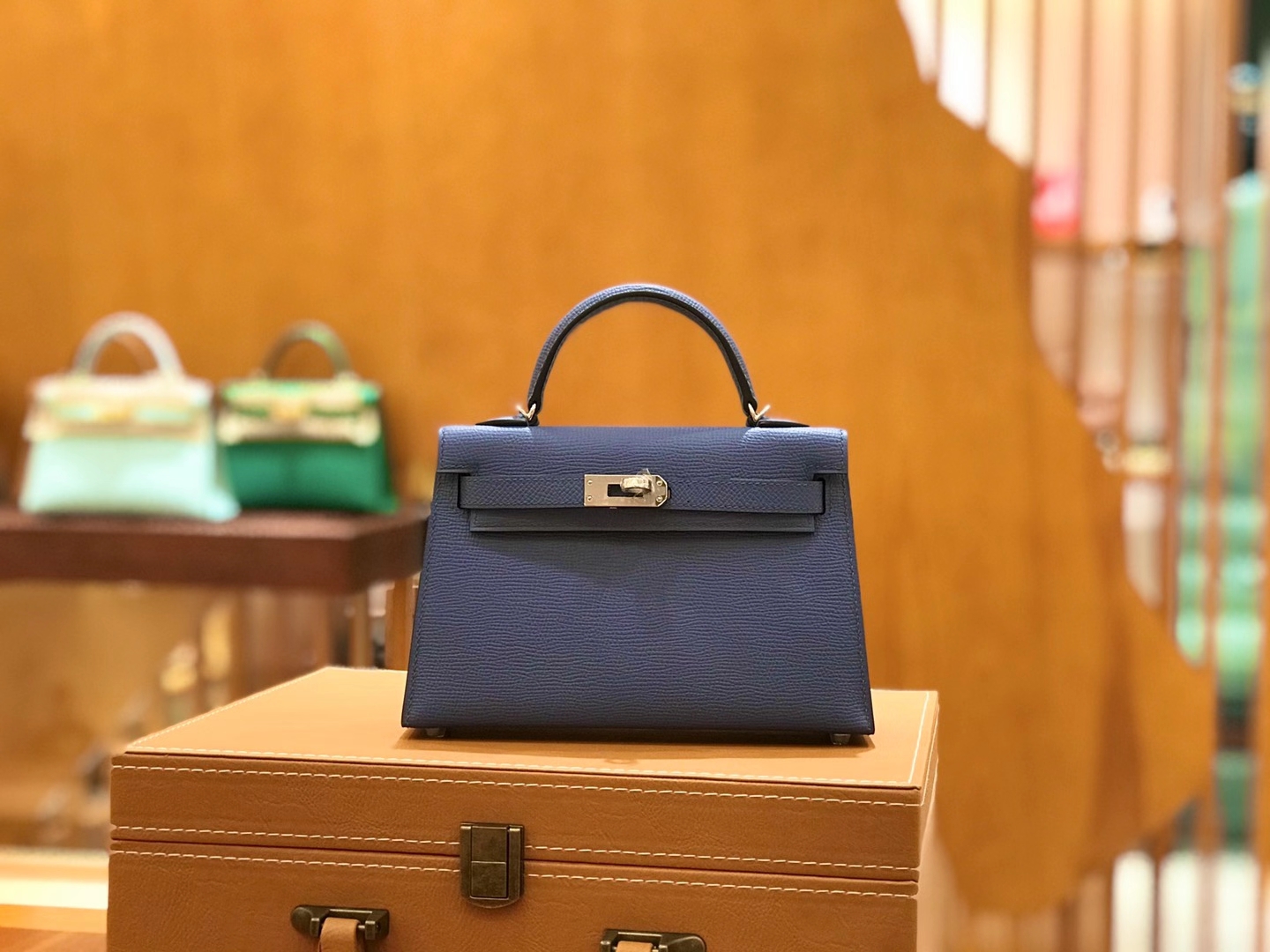 Hermès（爱马仕）MiniKelly 迷你凯莉 Epsom 掌纹皮 明兰内拼玉兰粉 银扣 二代 19cm 原版蜜蜡线 顶级手缝