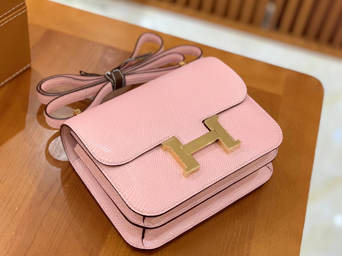 Hermès（爱马仕）Constance 康斯坦斯 奶昔粉 蜥蜴皮 金扣 19cm 原版蜜蜡线 顶级手缝