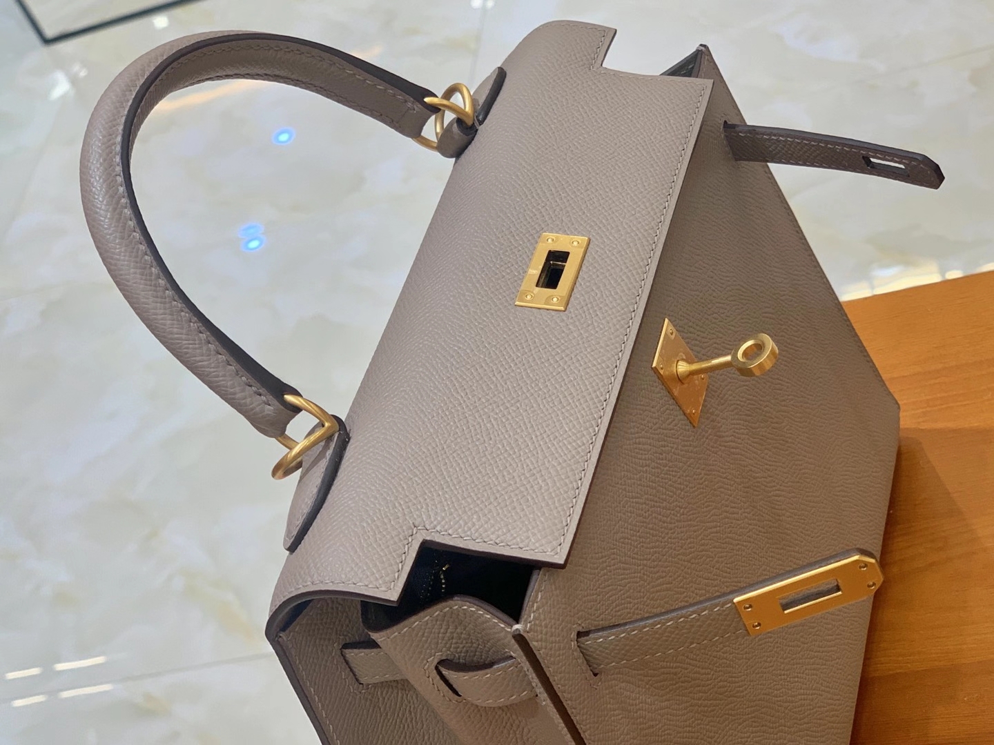 Hermès（爱马仕）Kelly 凯莉包 Epsom 牛皮 沥青灰 拉丝金扣 25cm 原版蜜蜡线 顶级手缝