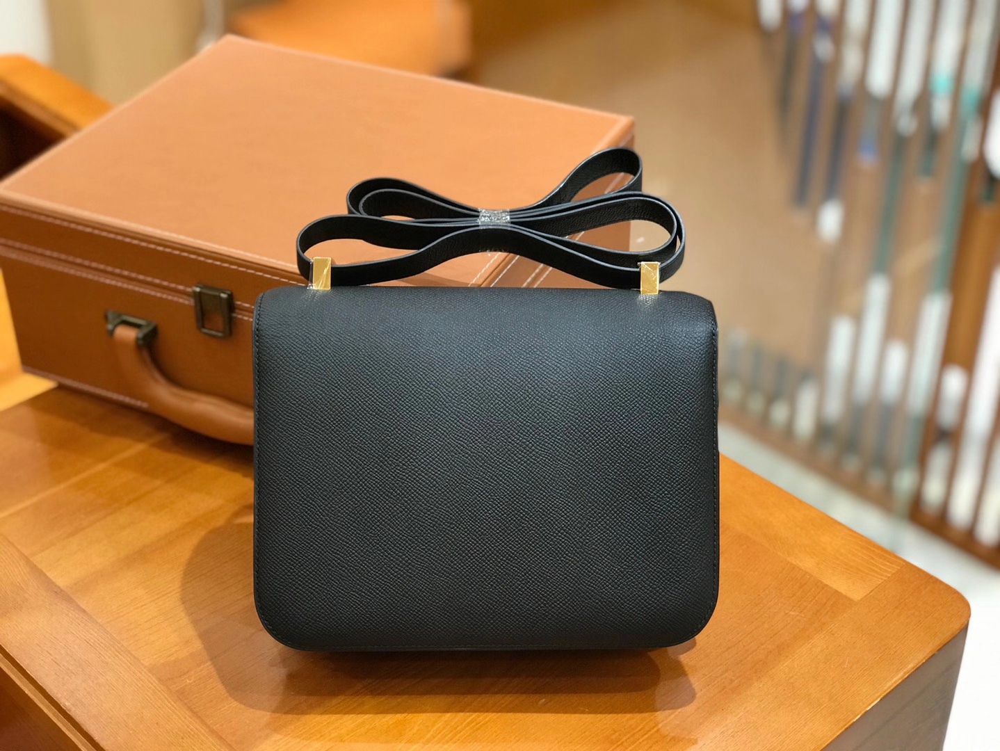 Hermès（爱马仕）Constance 康斯坦斯 经典黑 Epsom 掌纹皮 金扣 24cm