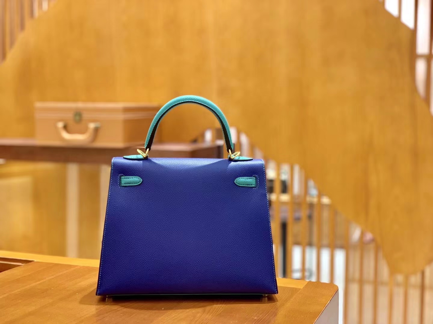 Hermès（爱马仕）Kelly 凯莉包 Epsom 牛皮 维罗纳绿拼琉璃蓝 金扣 25cm 原版蜜蜡线 顶级手缝
