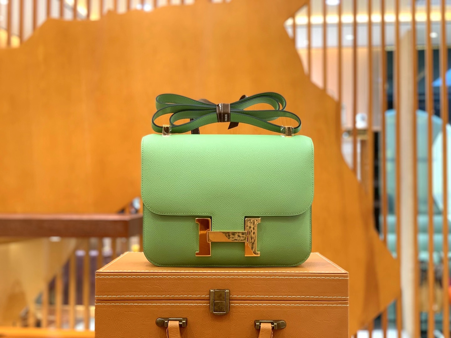 Hermès（爱马仕）Constance 康斯坦斯 牛油果绿 Epsom 掌纹皮 金扣 24cm