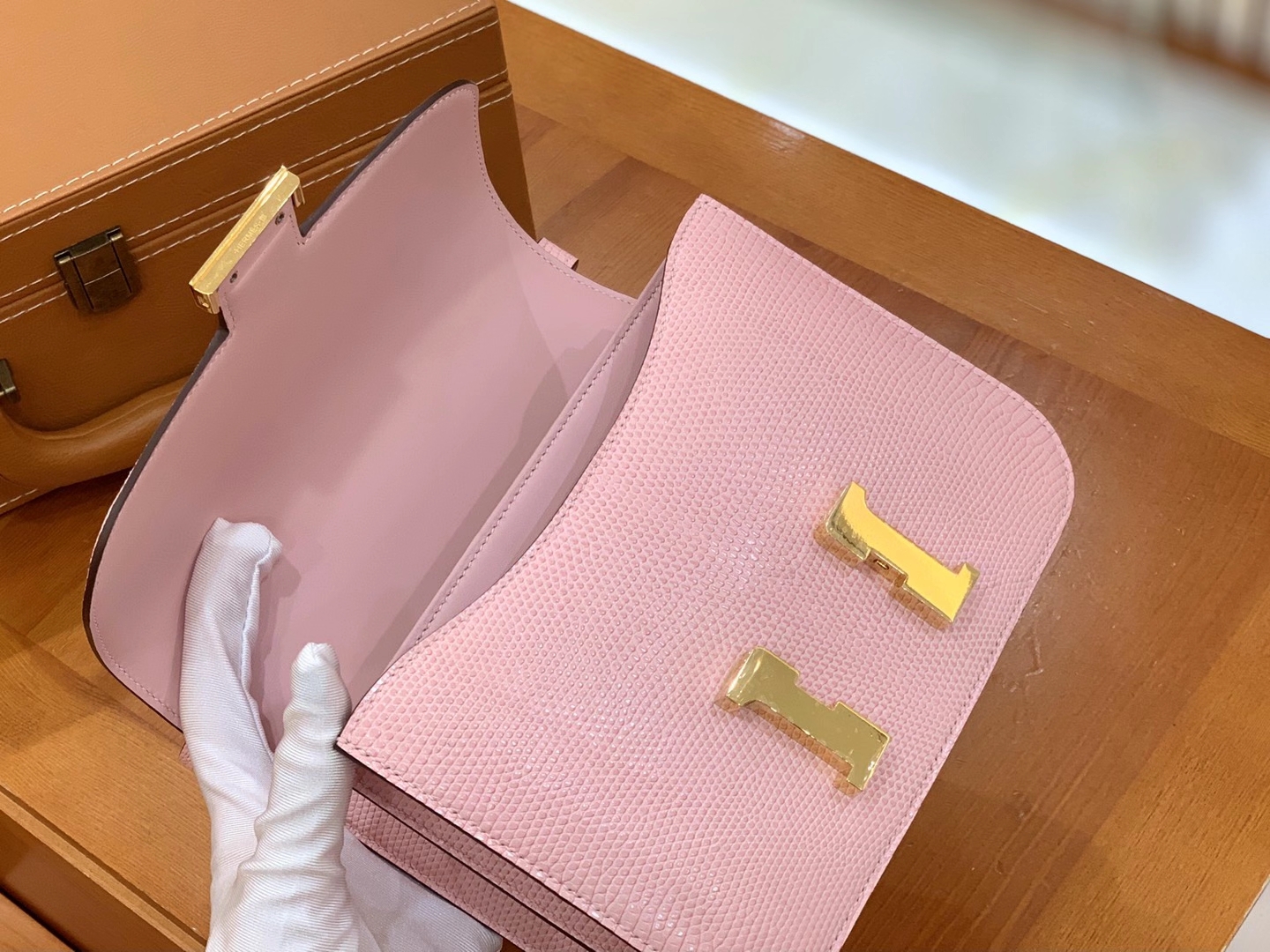 Hermès（爱马仕）Constance 康斯坦斯 奶昔粉 蜥蜴皮 金扣 19cm 原版蜜蜡线 顶级手缝