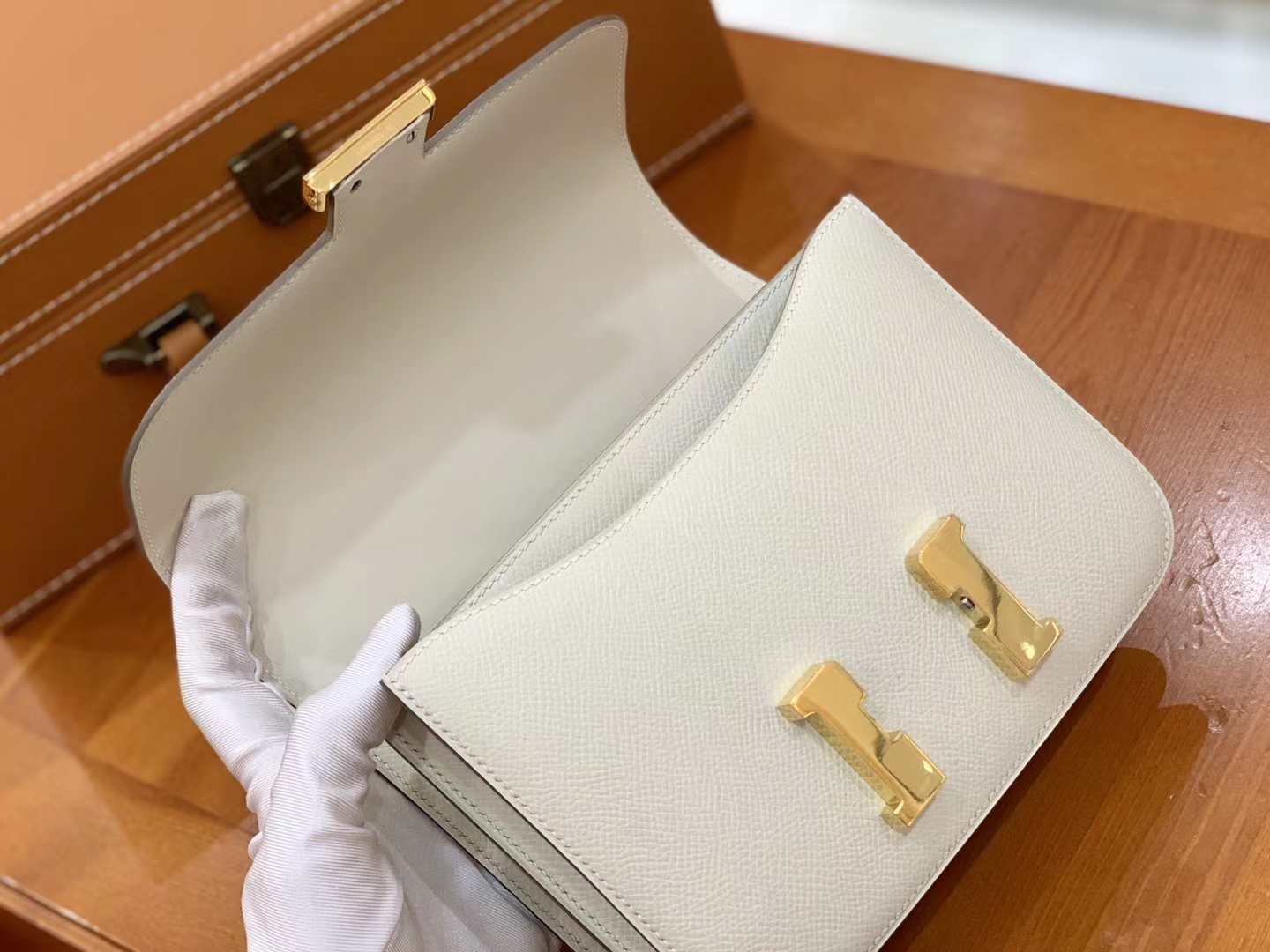 Hermès（爱马仕）Constance 康康 奶昔白 Epsom掌纹皮 金扣 19cm 原版蜜蜡线 顶级手缝