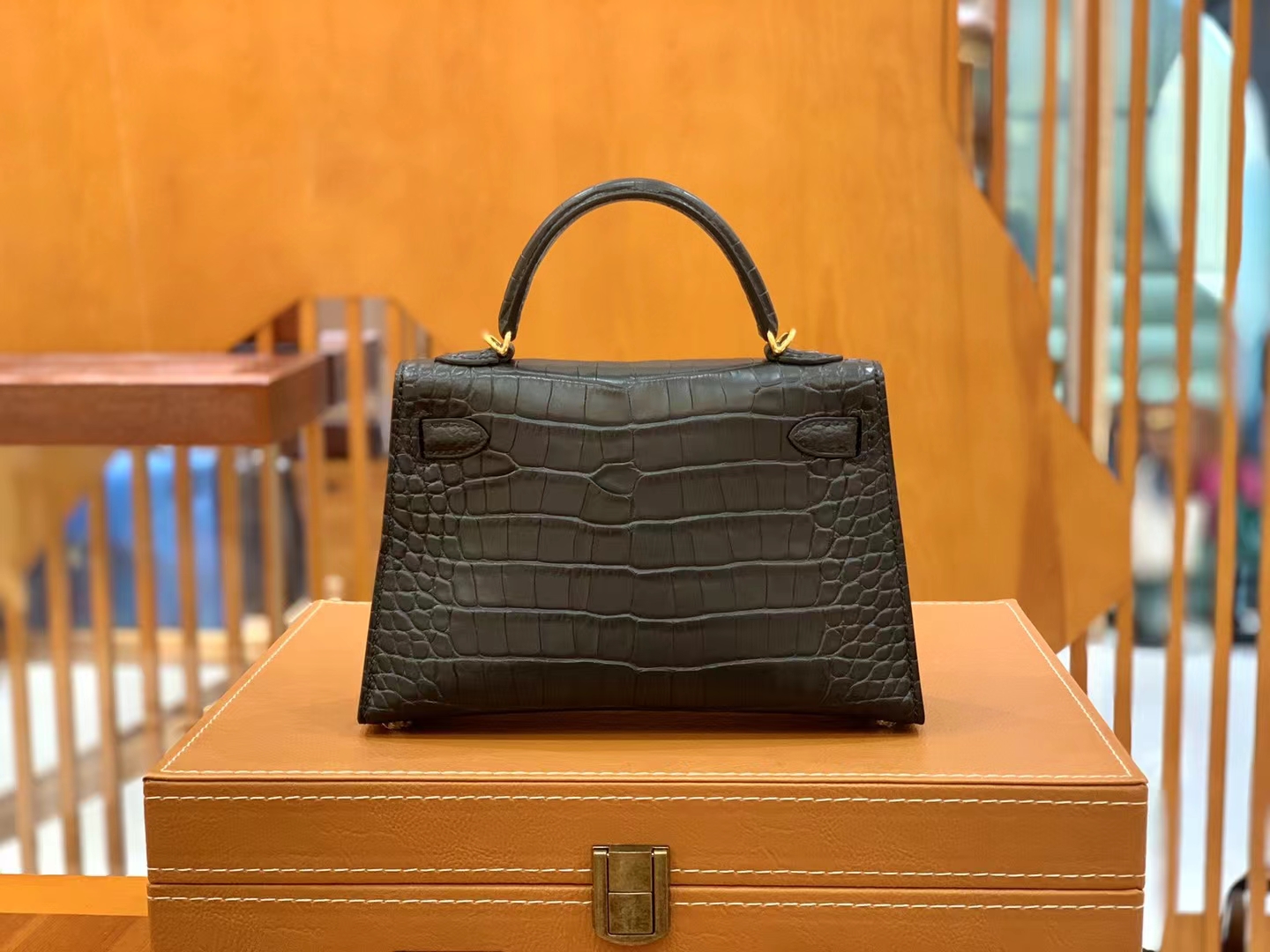 Hermès（爱马仕）Mini Kelly 迷你凯莉 一级美洲鳄鱼皮 经典黑 金扣 二代 法国原版蜡线 顶级手缝