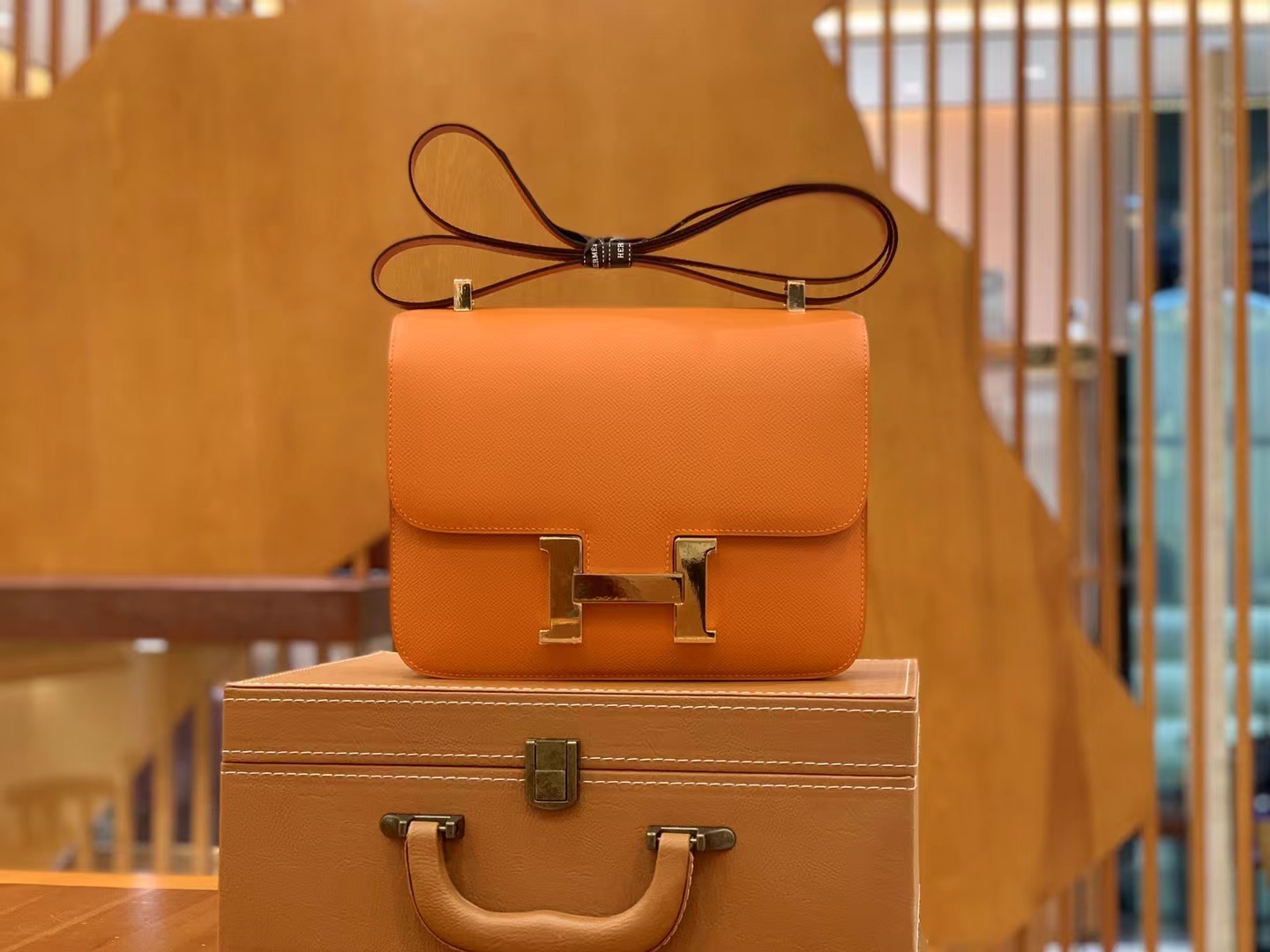 Hermès（爱马仕）Constance 康康 经典橙 Epsom 掌纹皮 金扣 24cm 原版蜜蜡线 顶级手缝