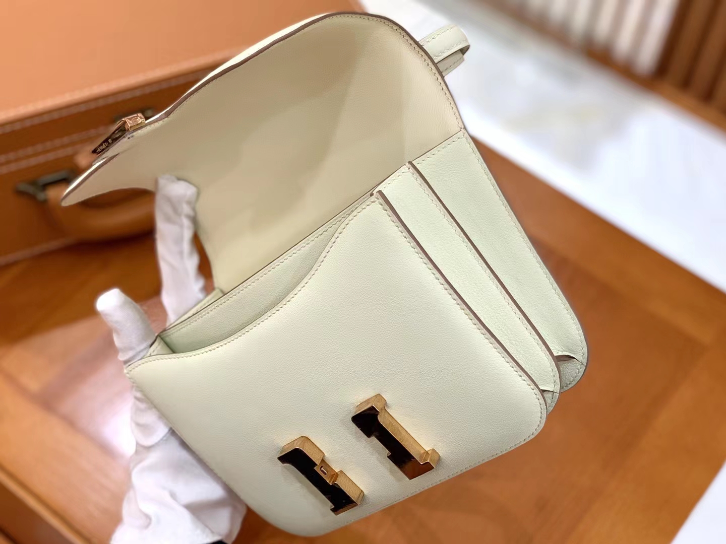 Hermès（爱马仕）Constance 康康 奶昔白 Swift 牛皮 玫瑰金扣 19cm 原版蜜蜡线 顶级手缝