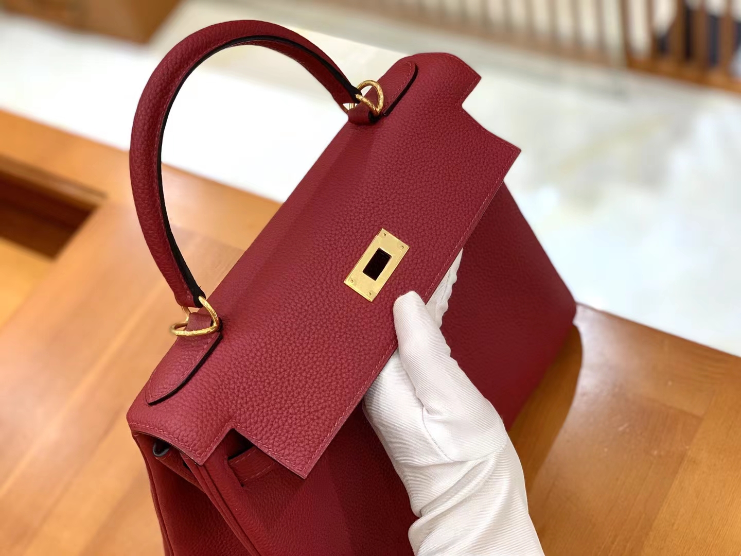 Hermès（爱马仕）Kelly 凯莉包 石榴红 Togo小牛皮 金扣 28cm 原版蜜蜡线 顶级手缝