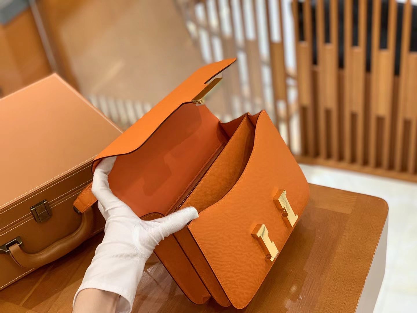Hermès（爱马仕）Constance 康康 经典橙 Epsom 掌纹皮 金扣 24cm 原版蜜蜡线 顶级手缝